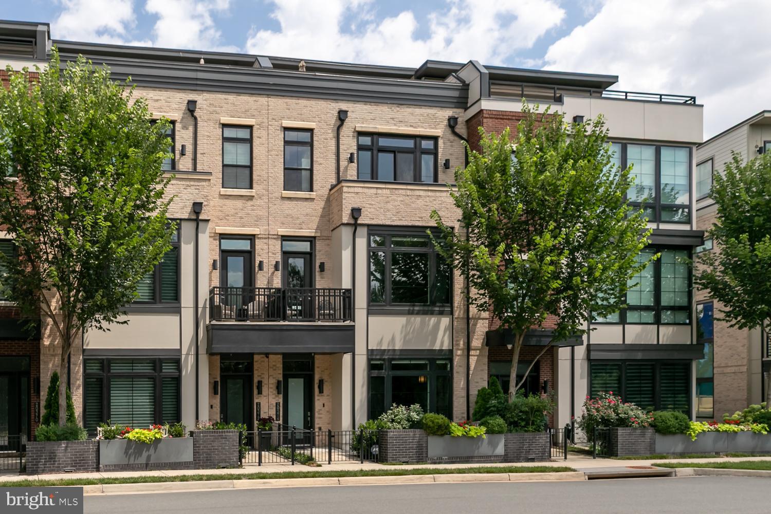 ONE LOUDOUN - Residential