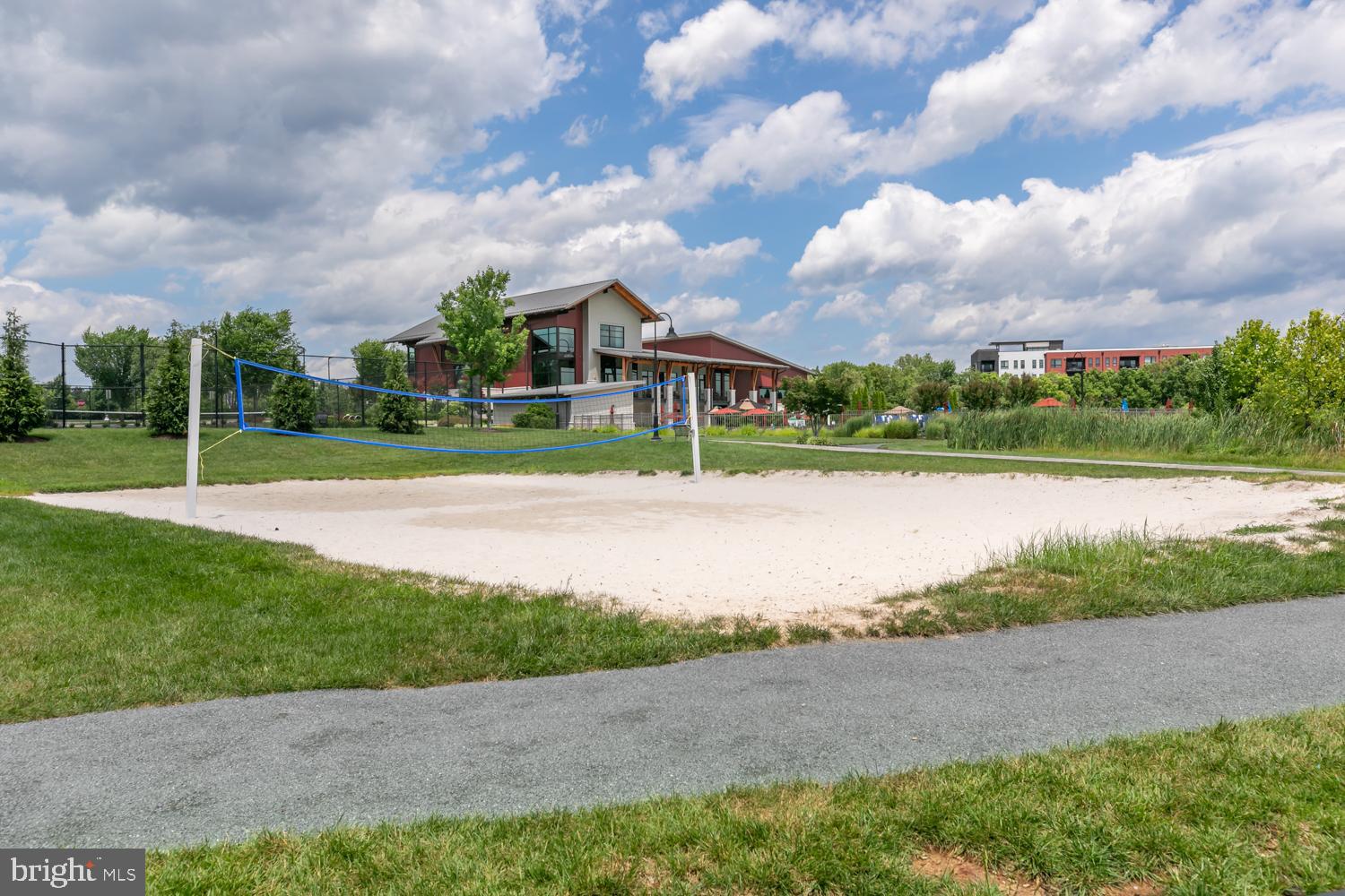 ONE LOUDOUN - Residential