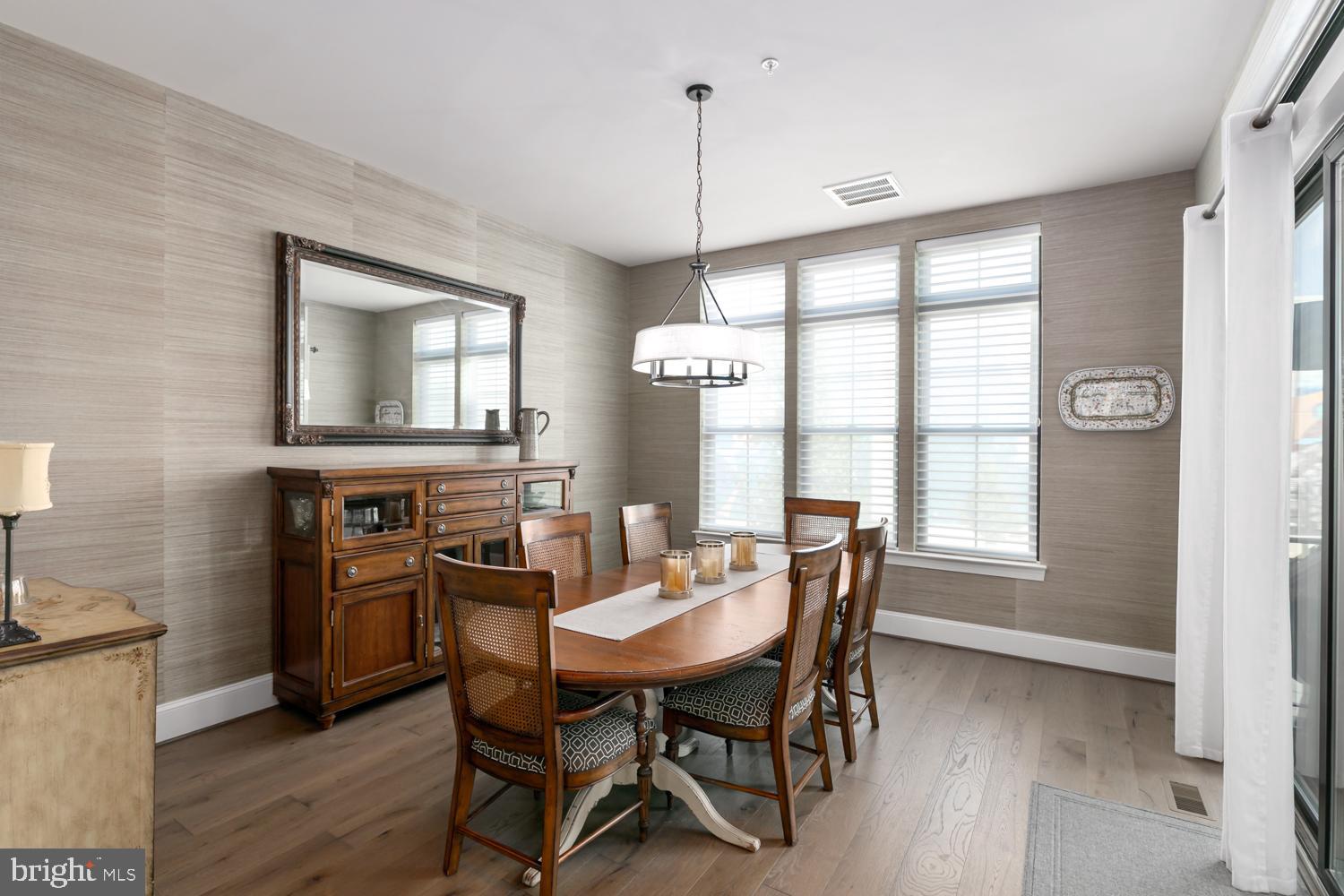 ONE LOUDOUN - Residential