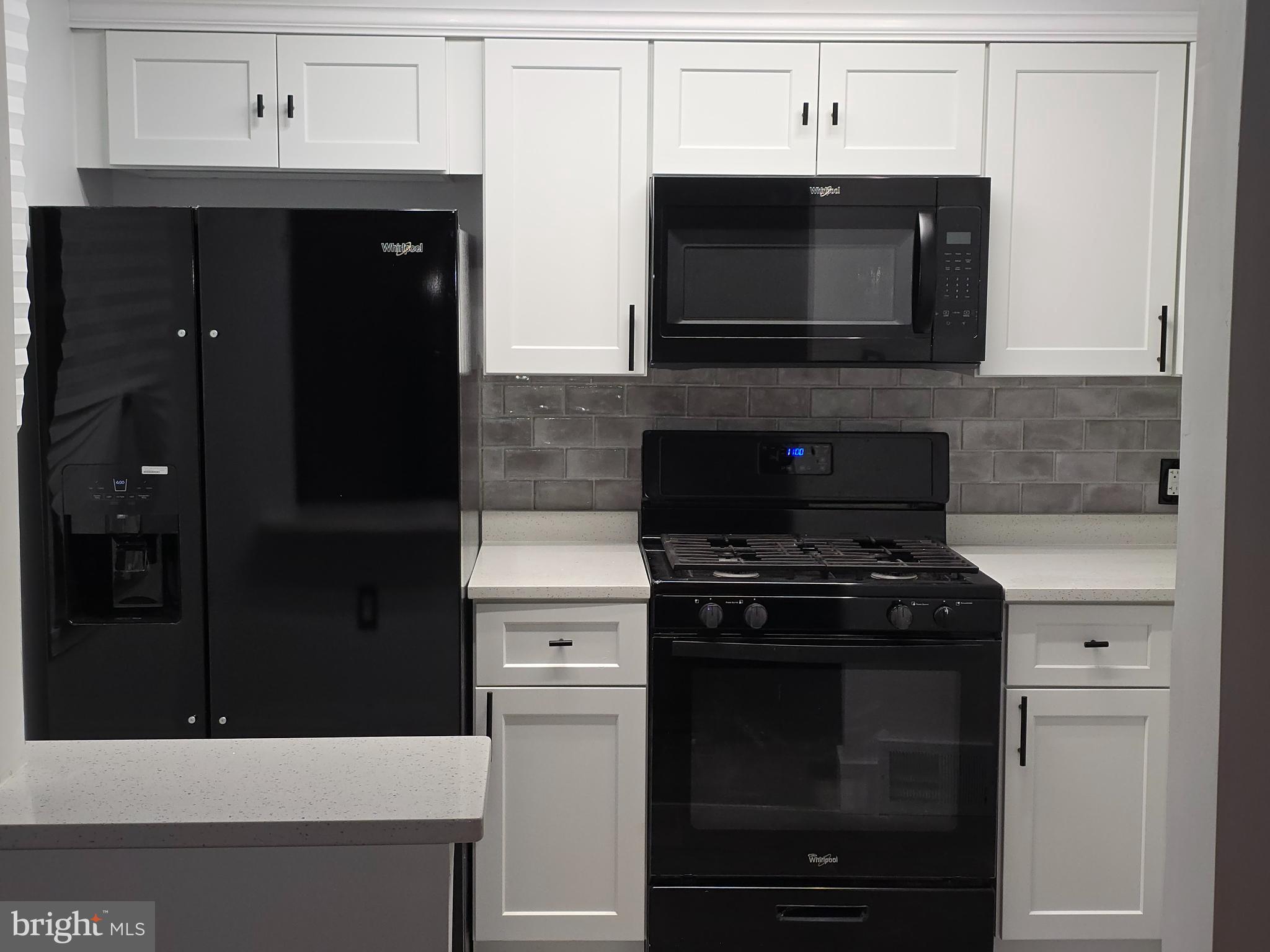 GLEN OAKS - Residential Lease