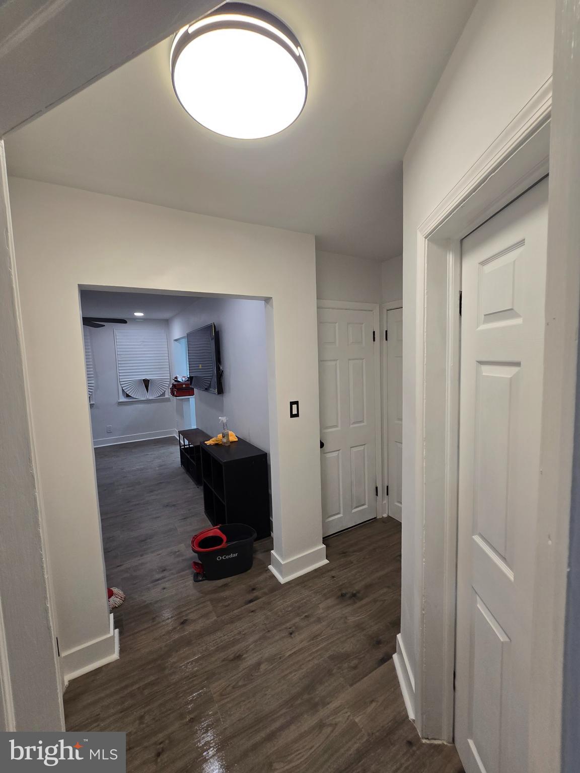 GLEN OAKS - Residential Lease