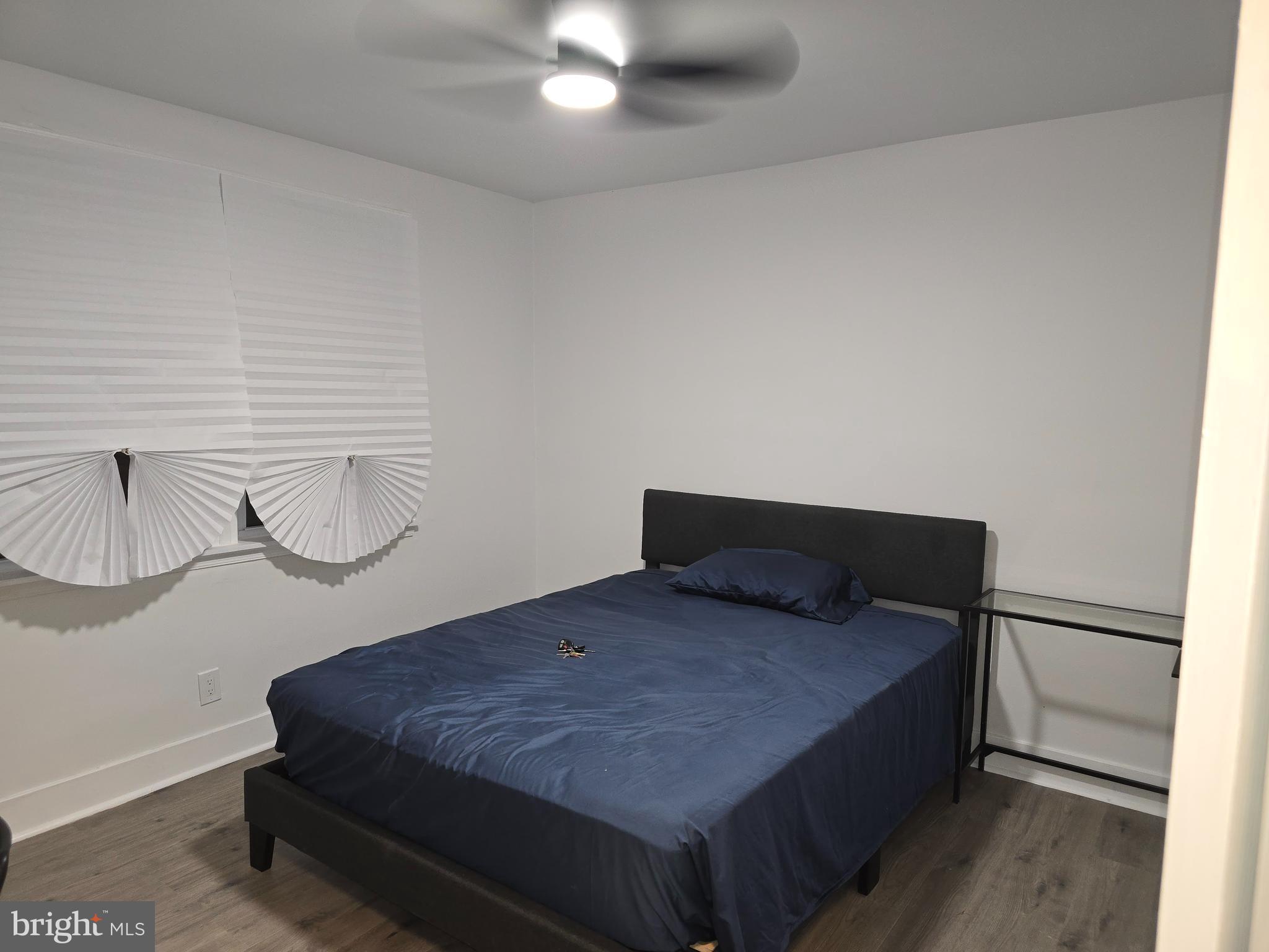 GLEN OAKS - Residential Lease