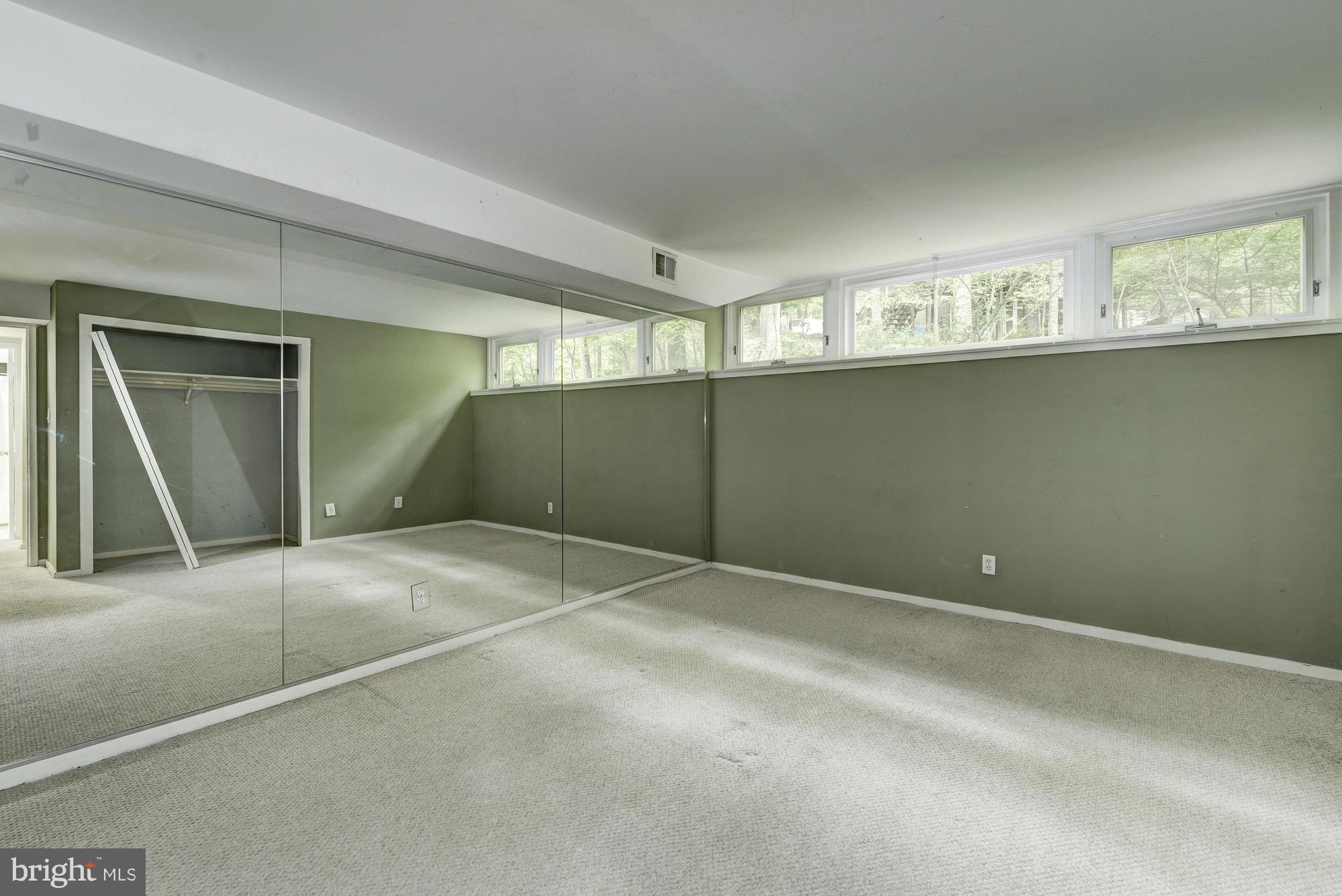 HOLLINRIDGE - Residential