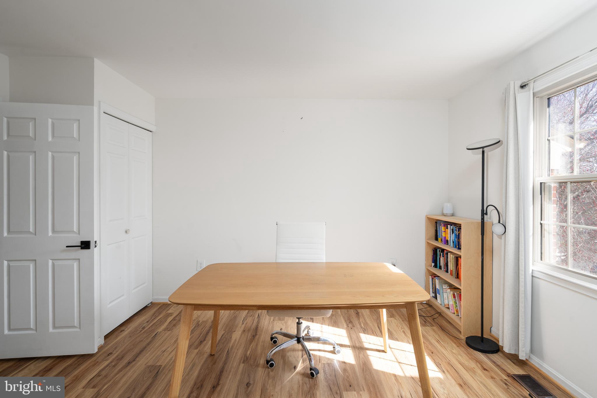 KINGS PARK WEST - Residential