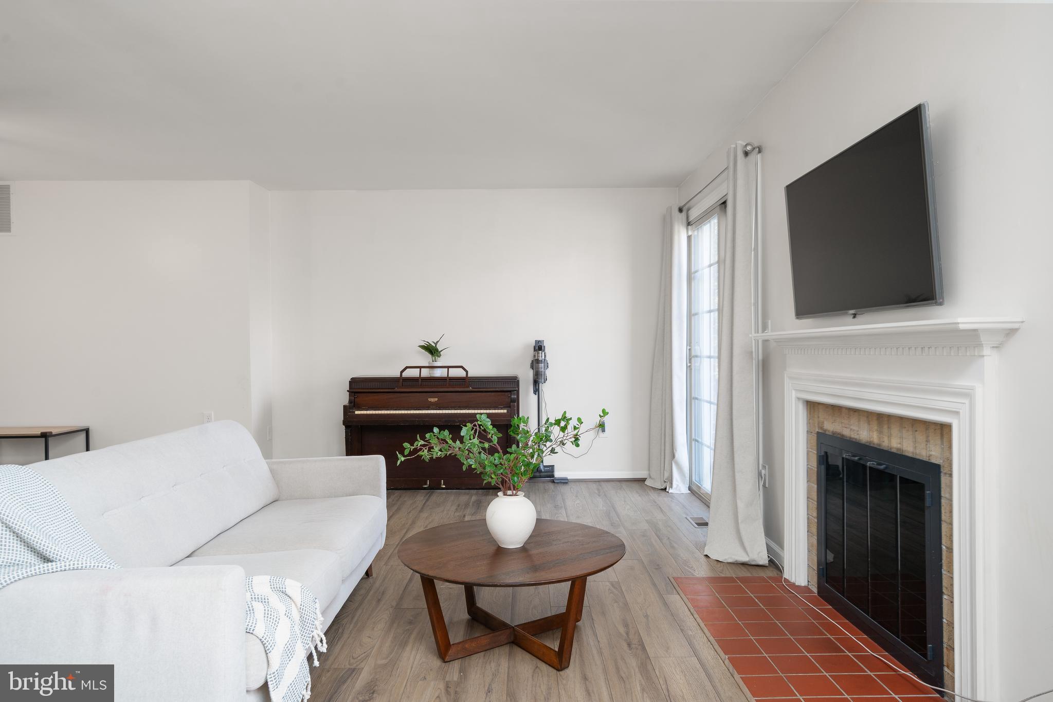 KINGS PARK WEST - Residential