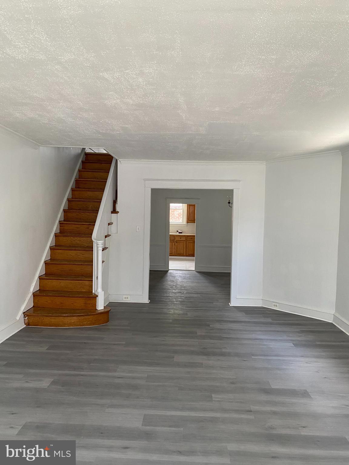 OXFORD CIRCLE - Residential