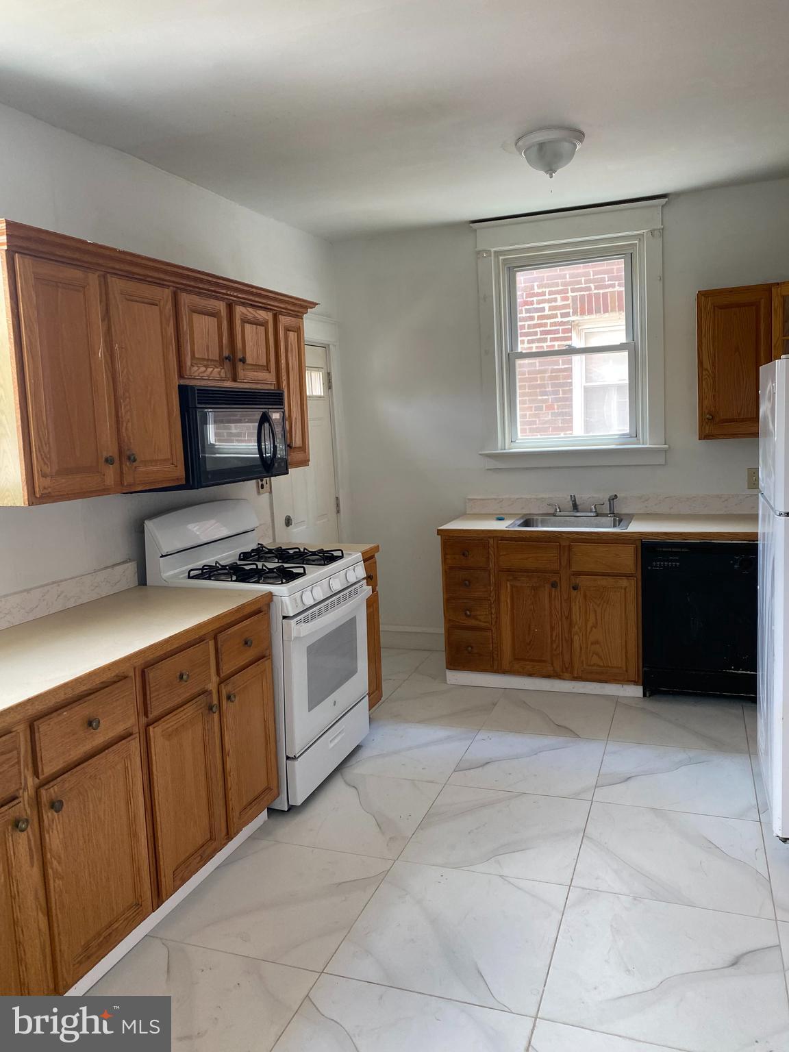 OXFORD CIRCLE - Residential