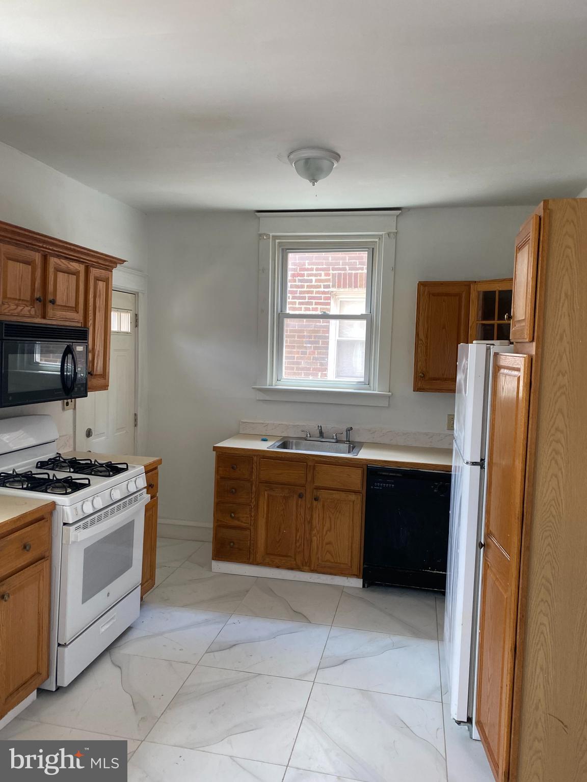OXFORD CIRCLE - Residential