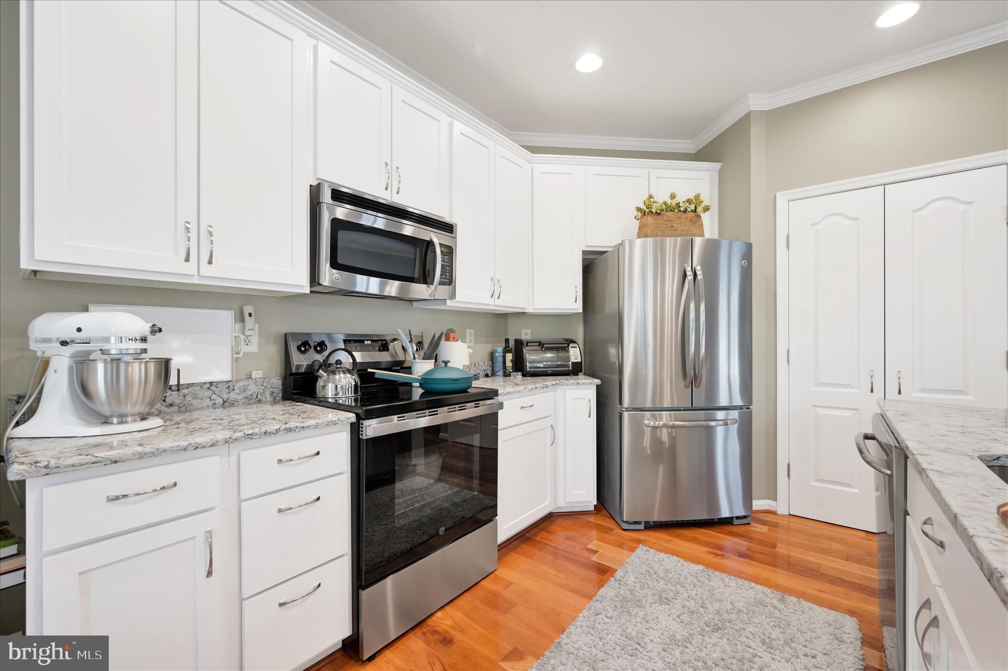 SYMPHONY VILLAGE AT CENTREVILLE - Residential