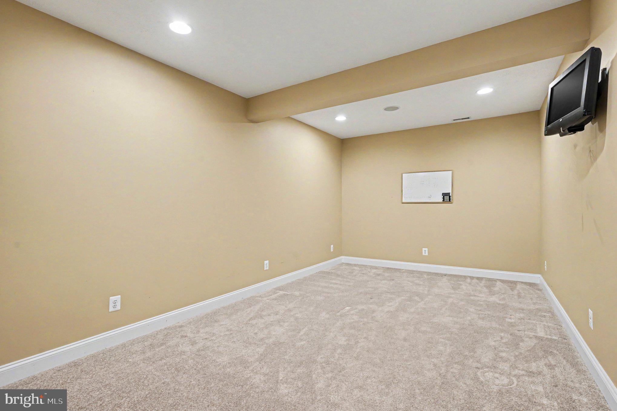REGENTS RIDGE - Residential