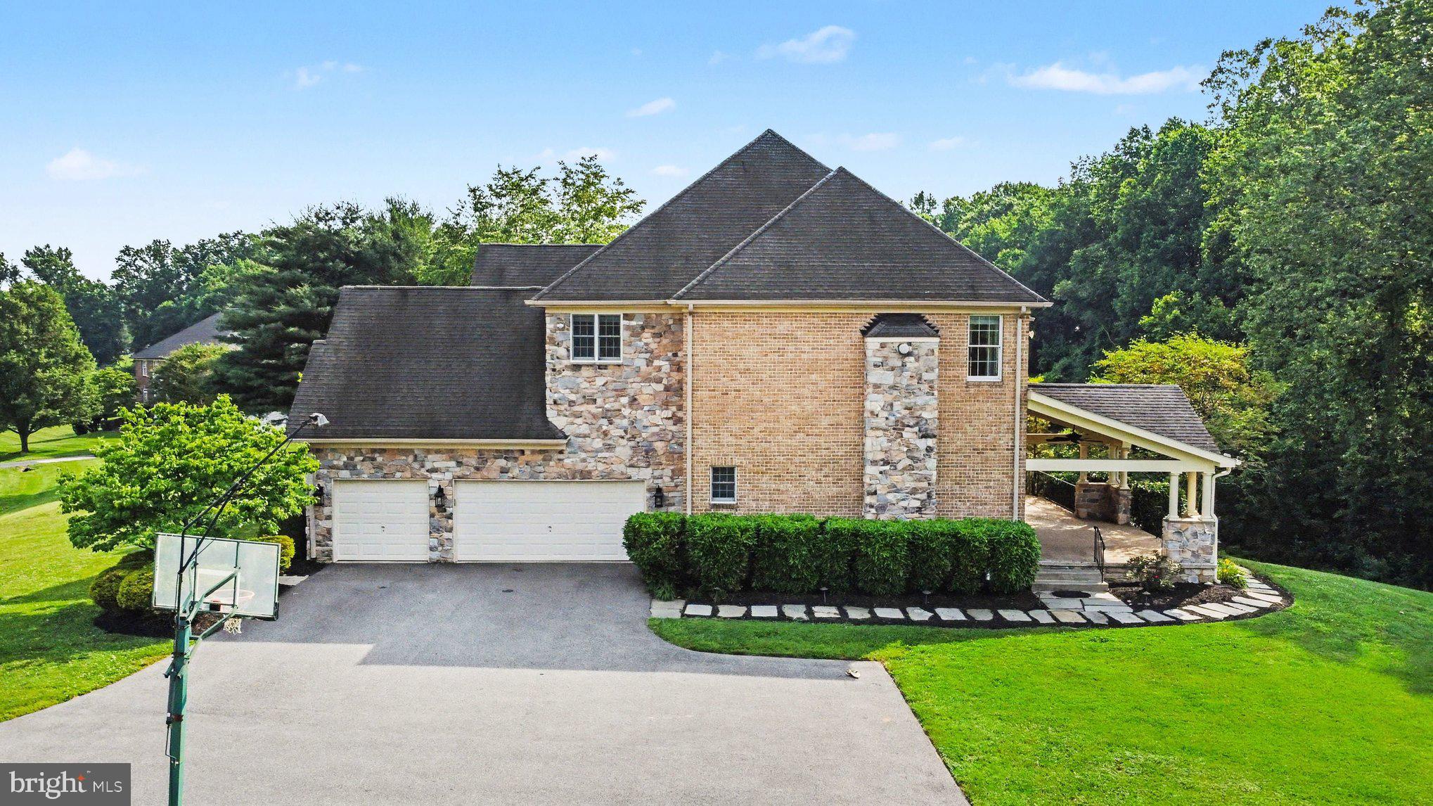REGENTS RIDGE - Residential