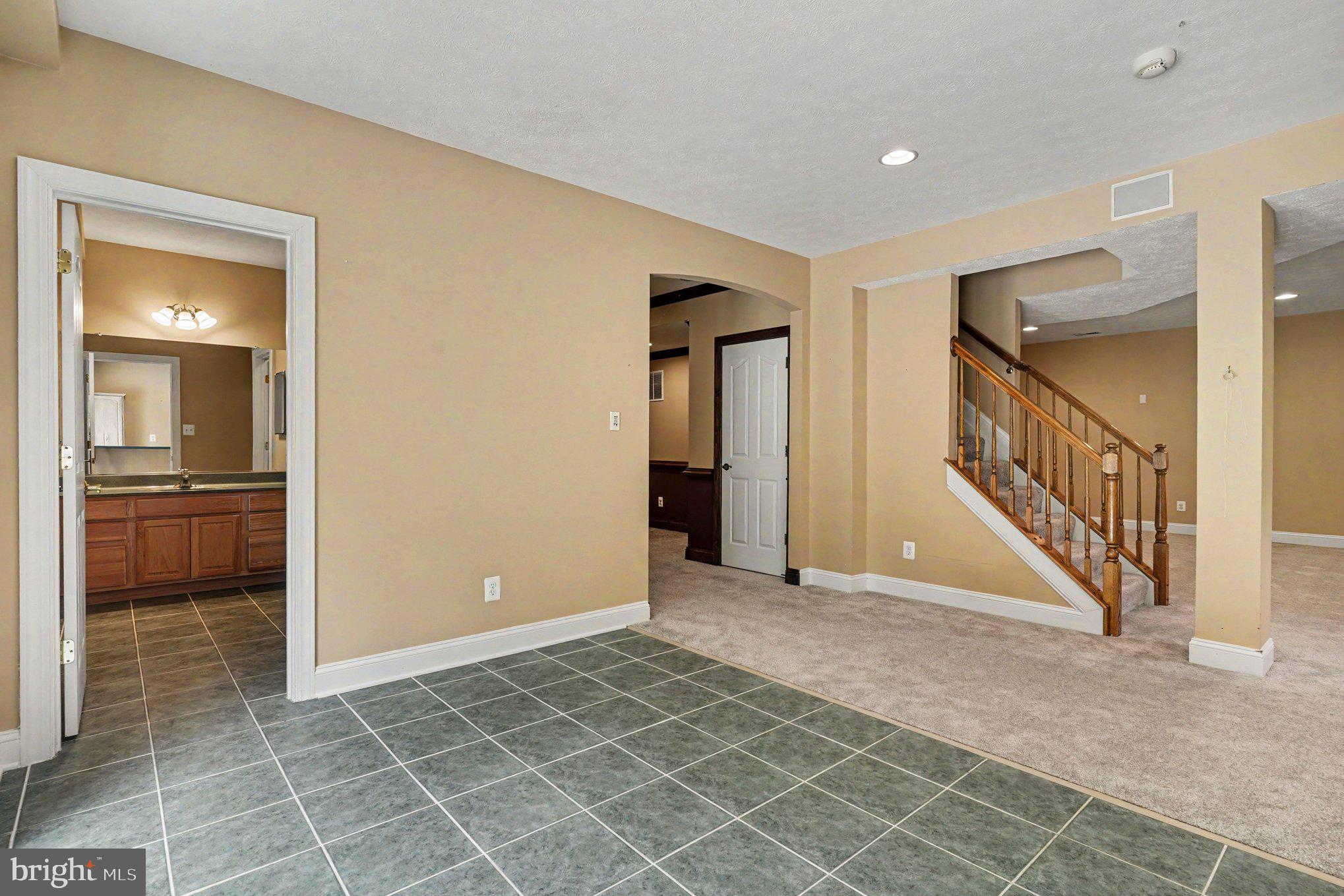 REGENTS RIDGE - Residential
