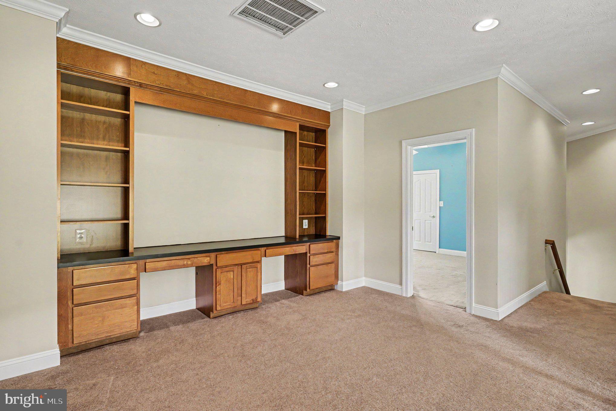REGENTS RIDGE - Residential