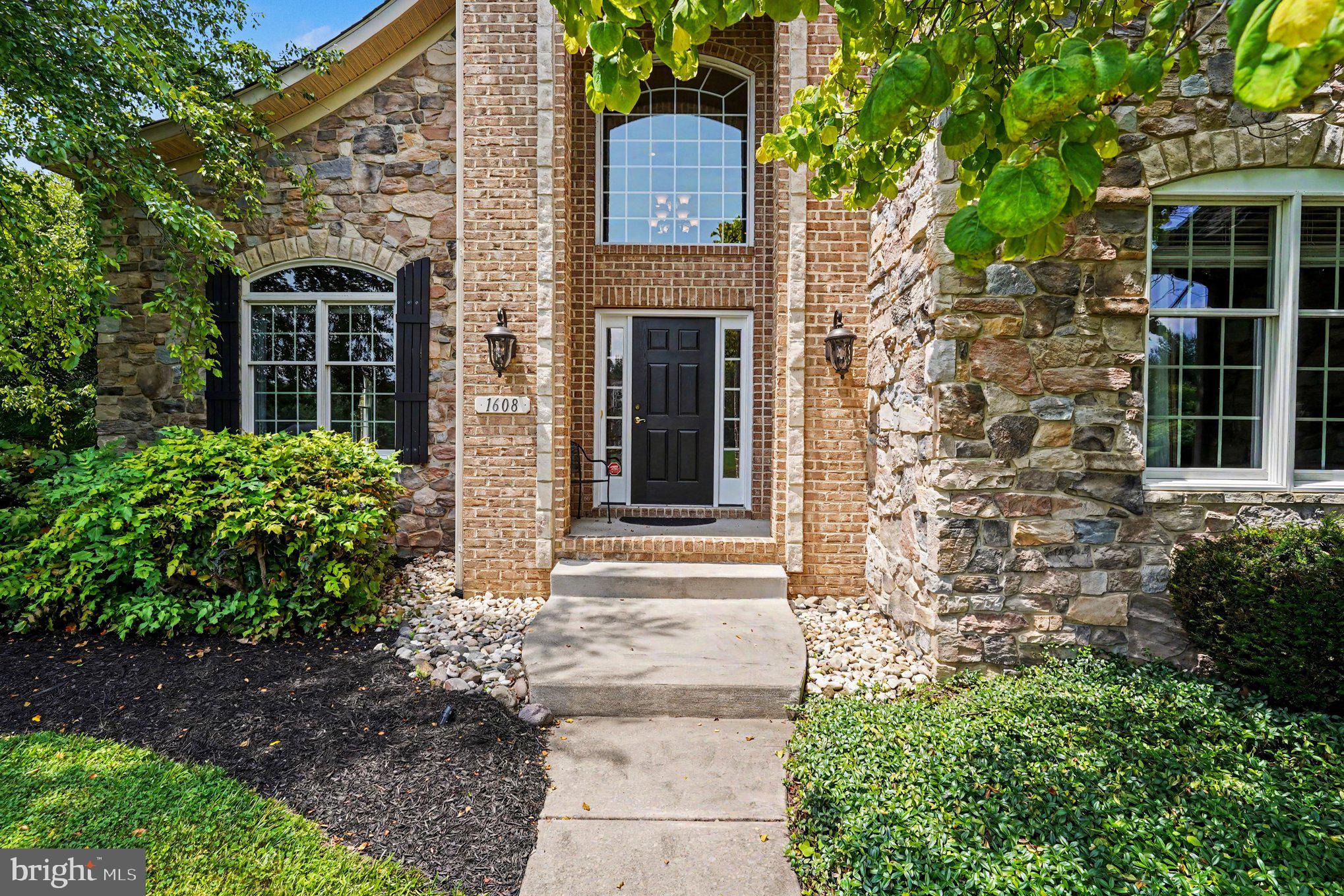REGENTS RIDGE - Residential