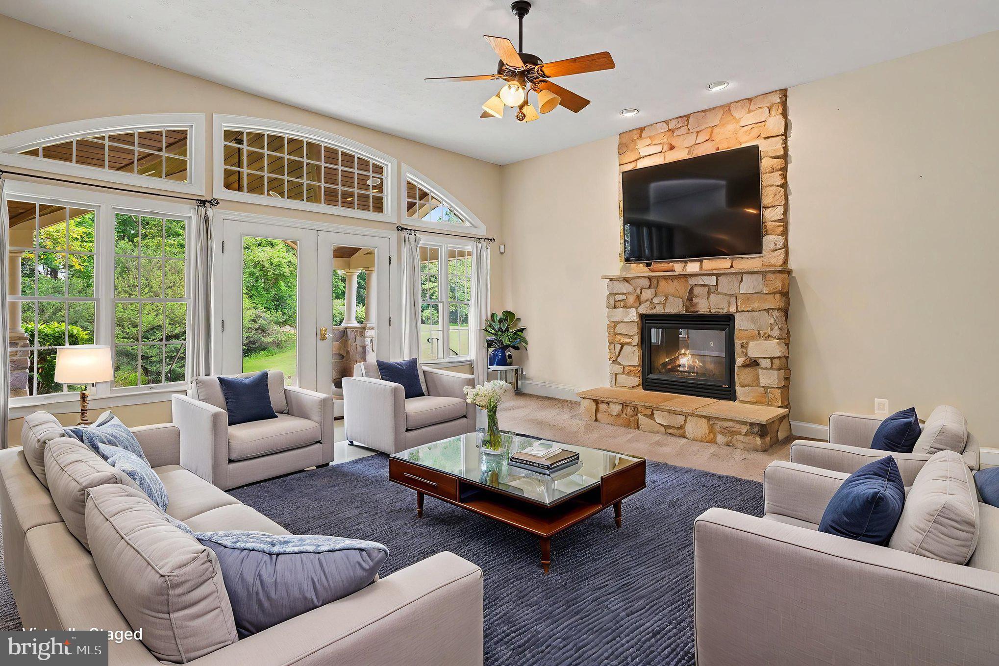 REGENTS RIDGE - Residential