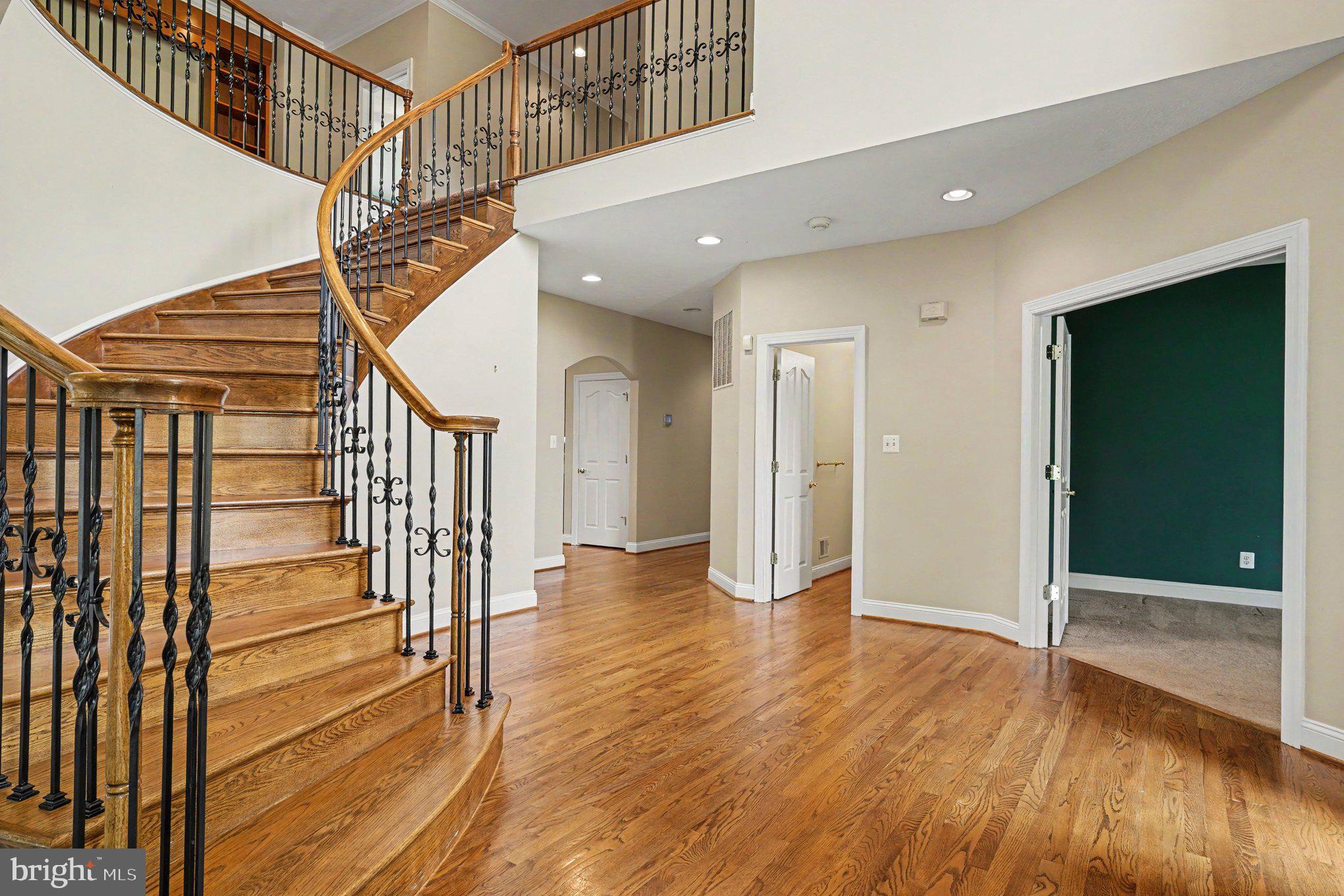REGENTS RIDGE - Residential