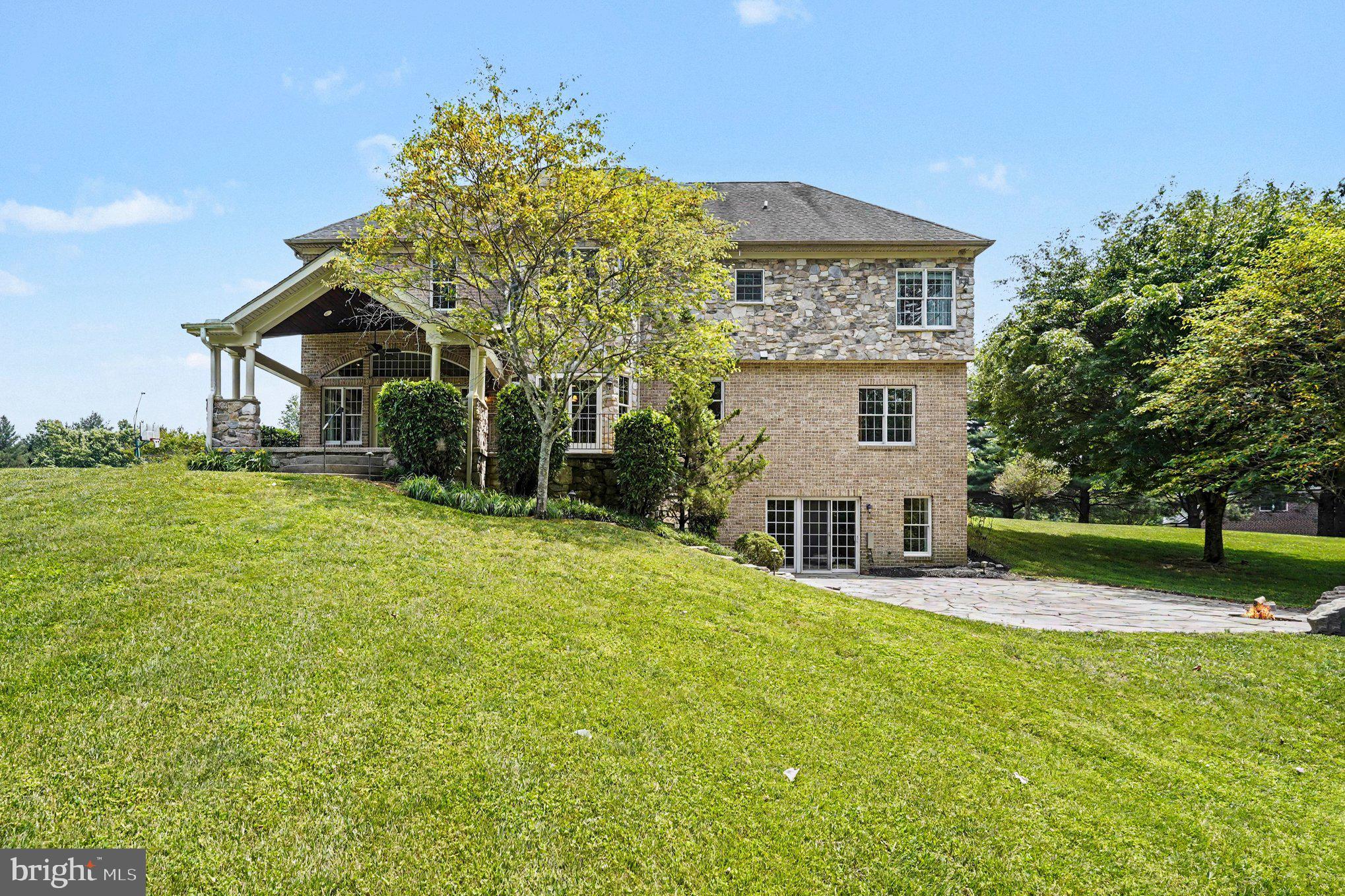 REGENTS RIDGE - Residential