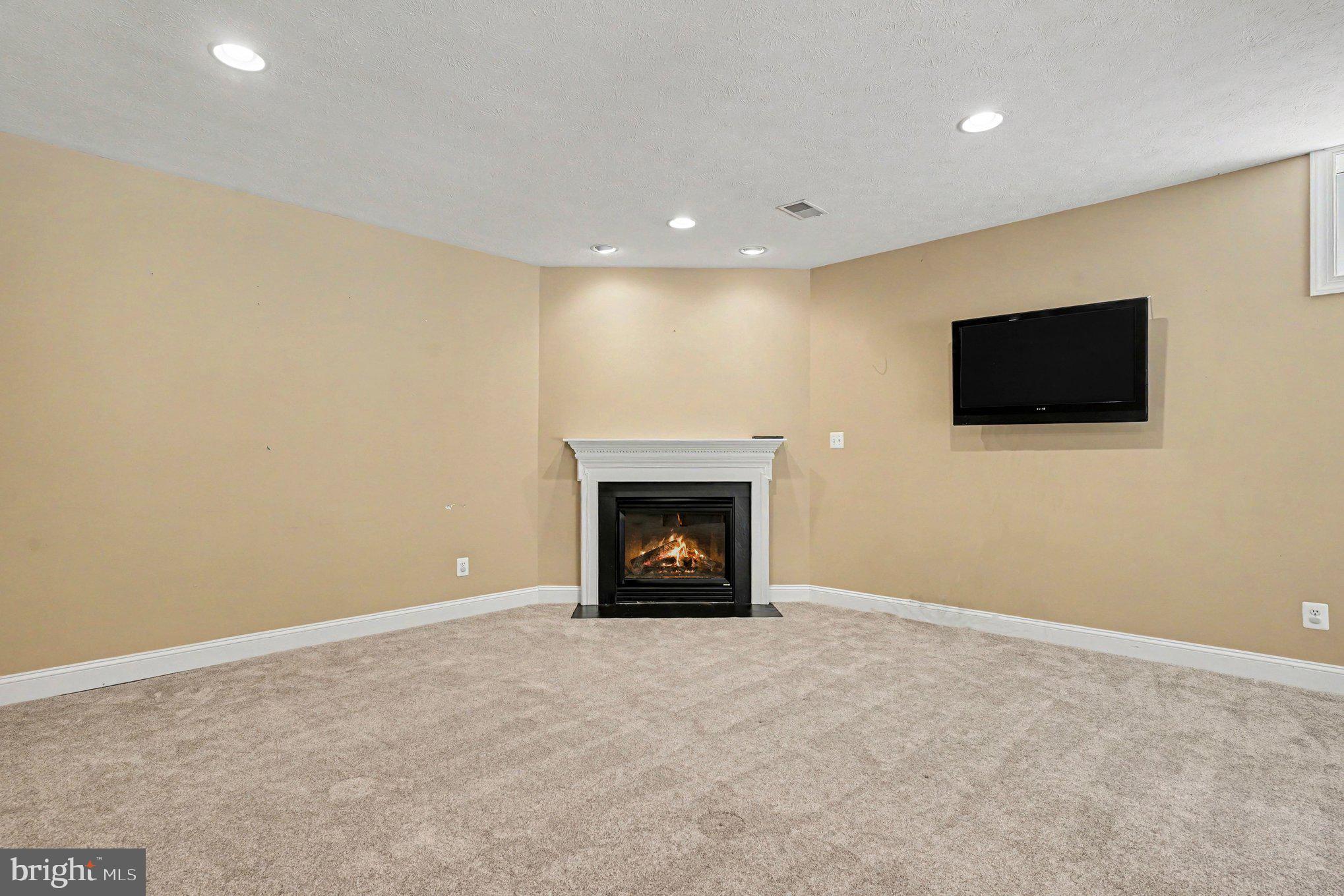 REGENTS RIDGE - Residential