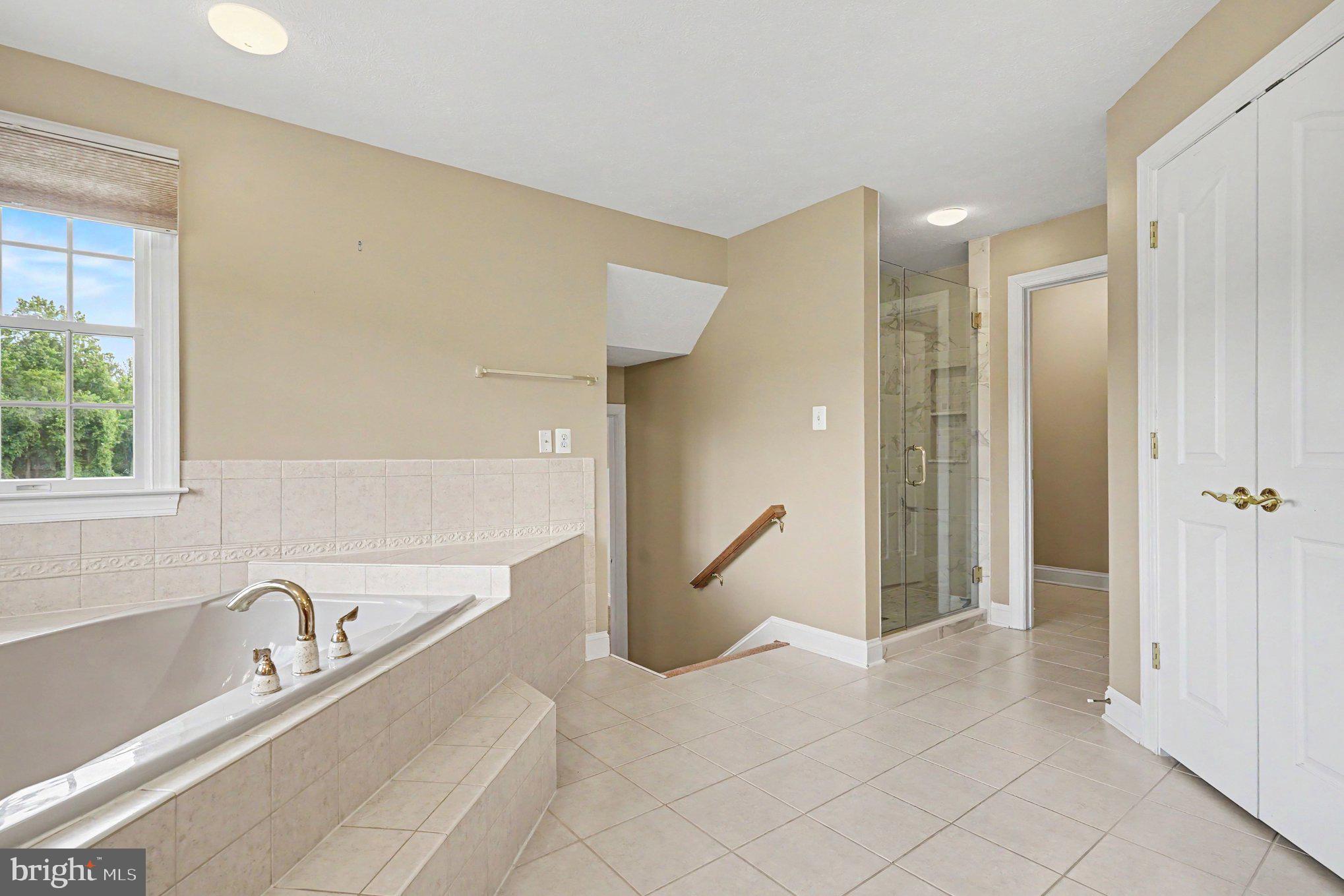 REGENTS RIDGE - Residential