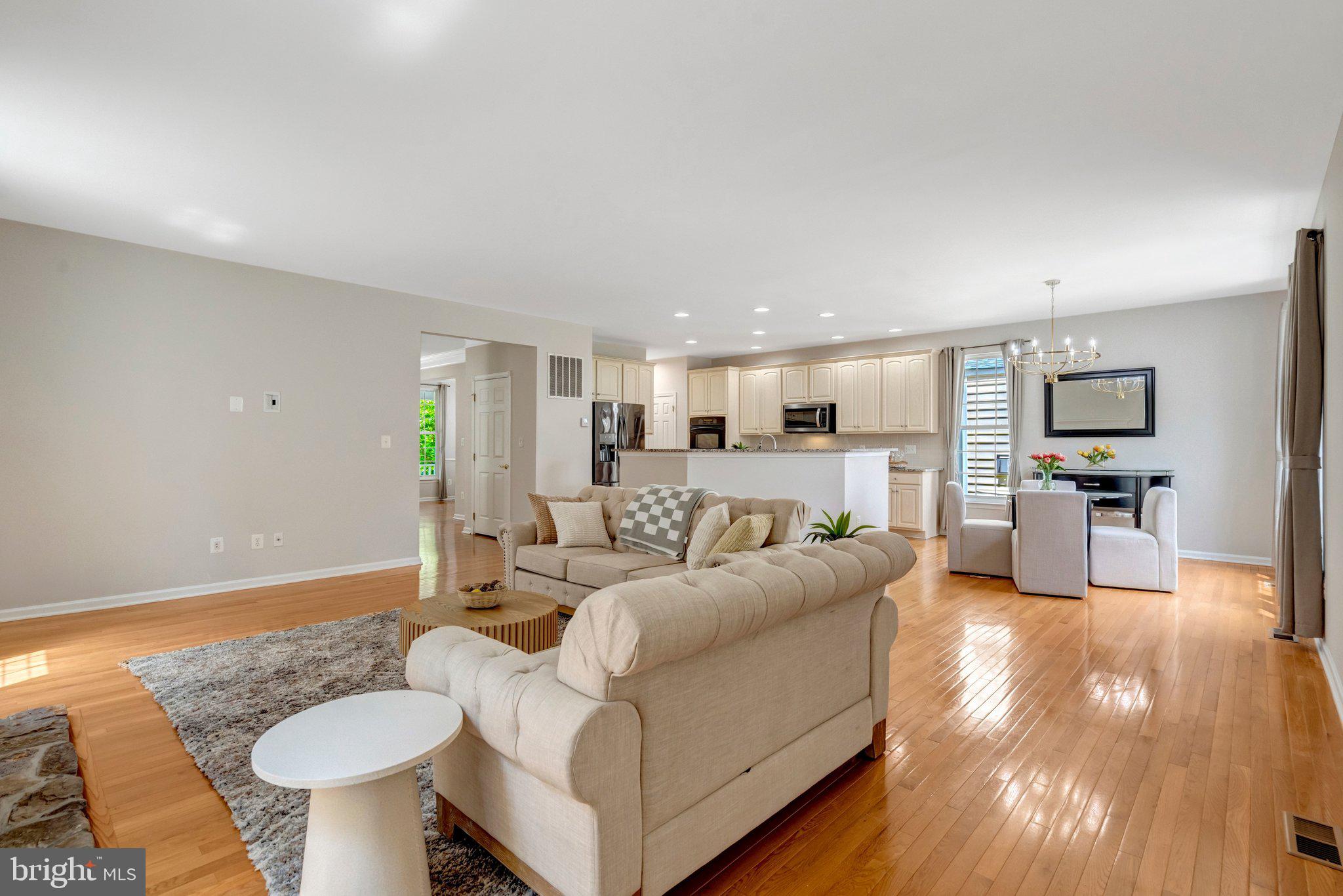 SOUTH RIDING - Residential