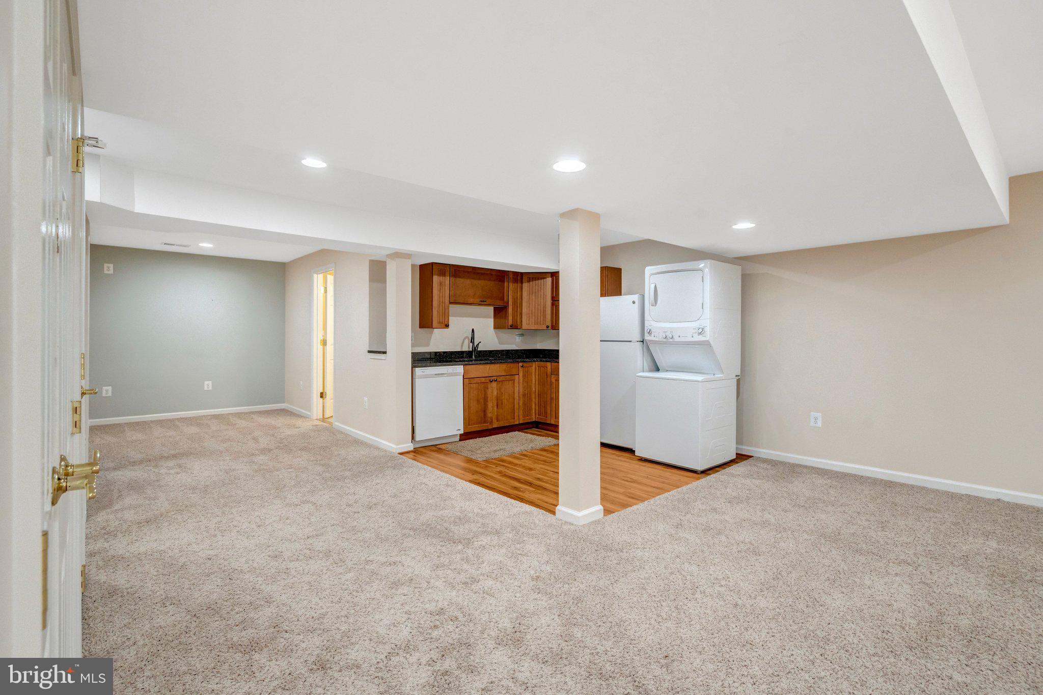 SOUTH RIDING - Residential