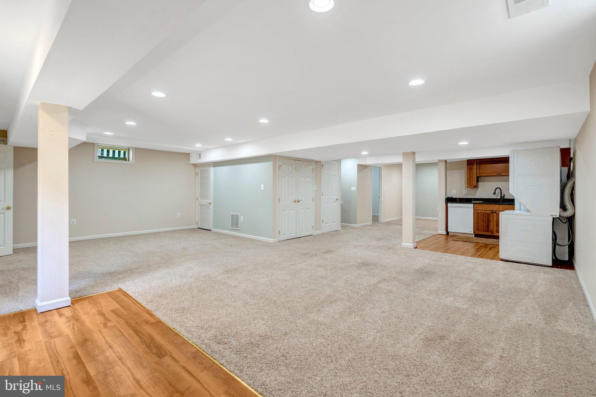 SOUTH RIDING - Residential