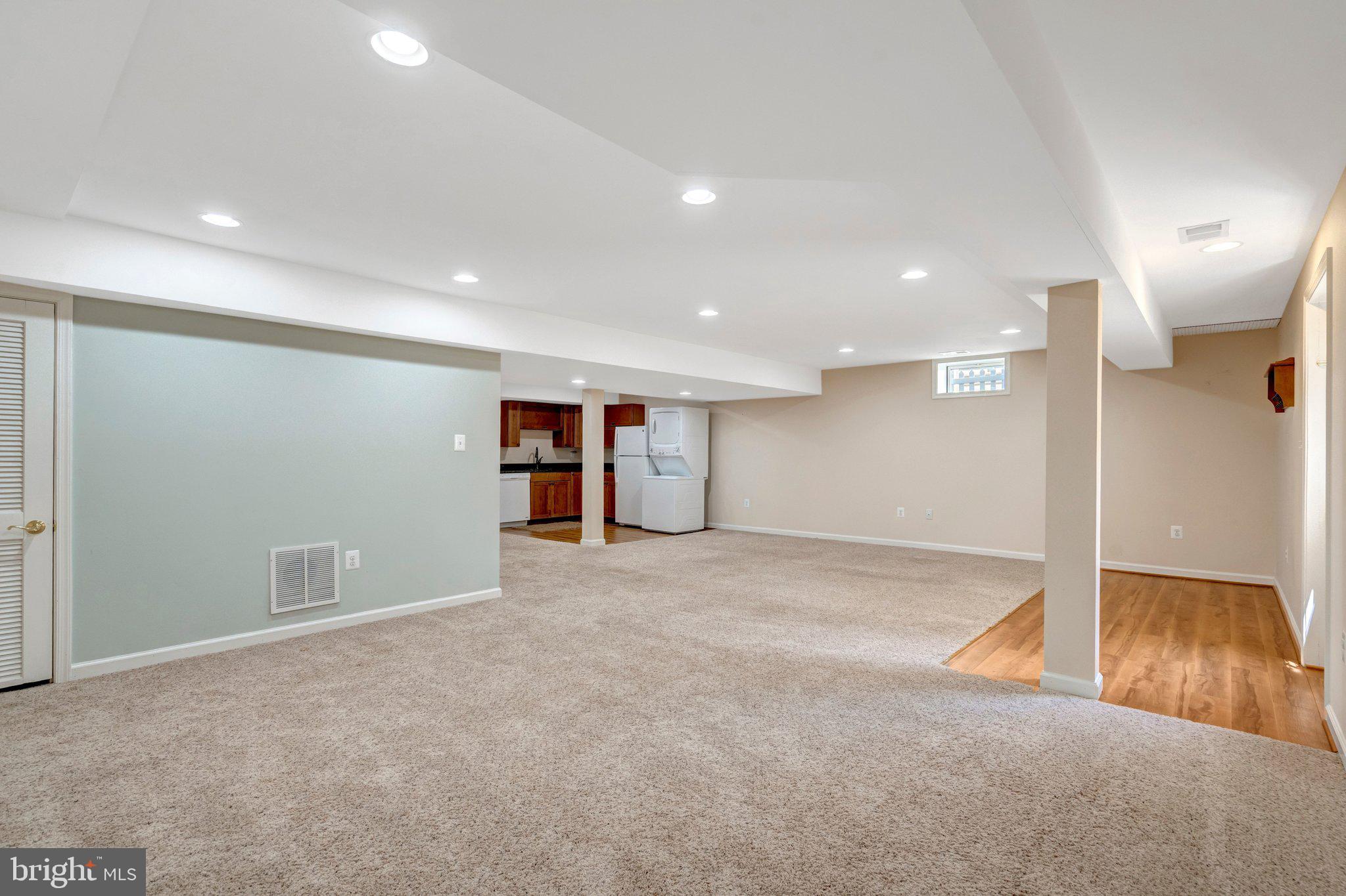 SOUTH RIDING - Residential