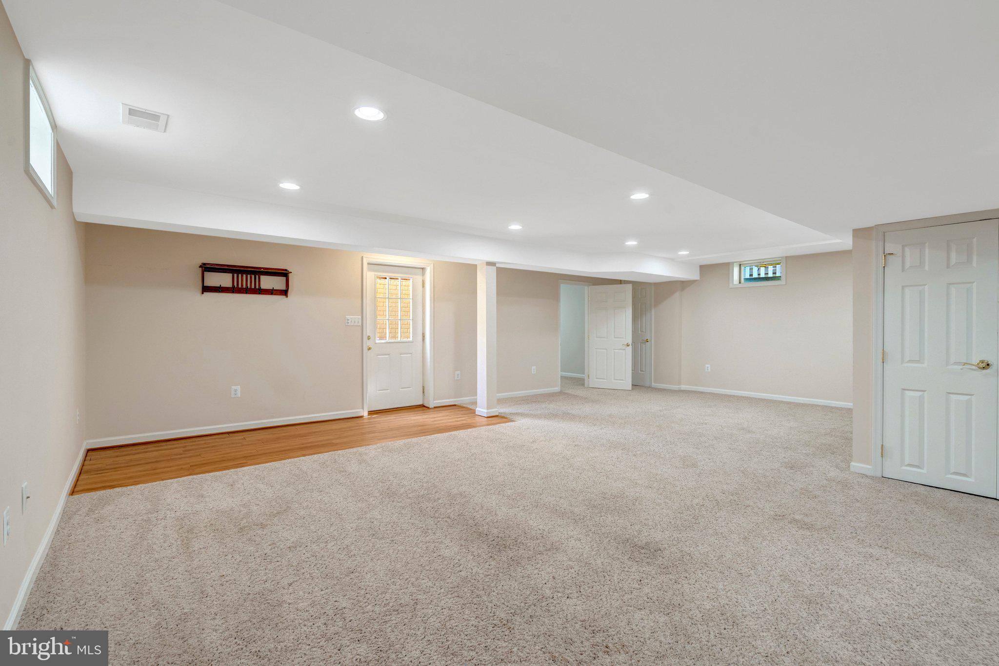 SOUTH RIDING - Residential