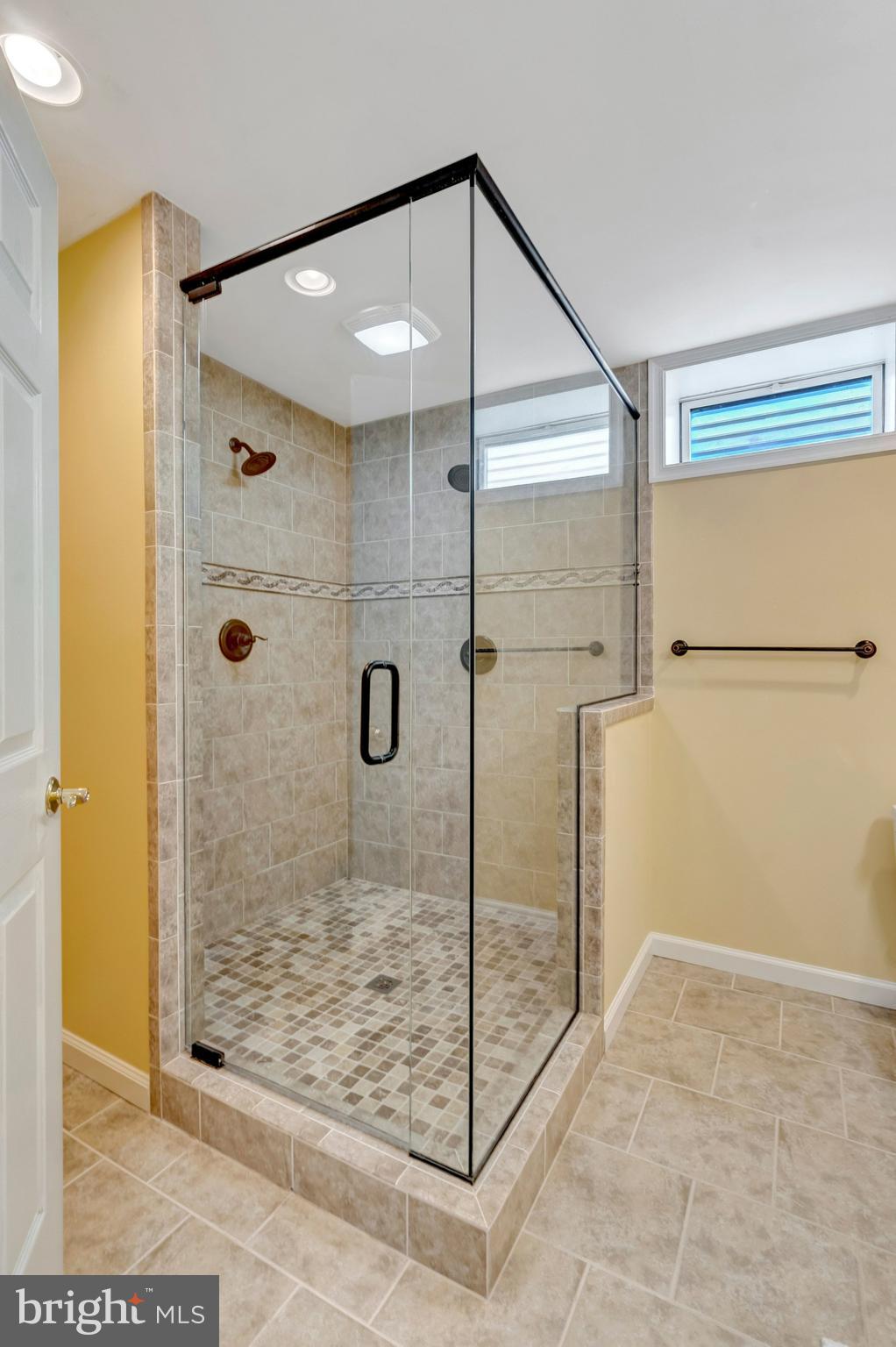 SOUTH RIDING - Residential