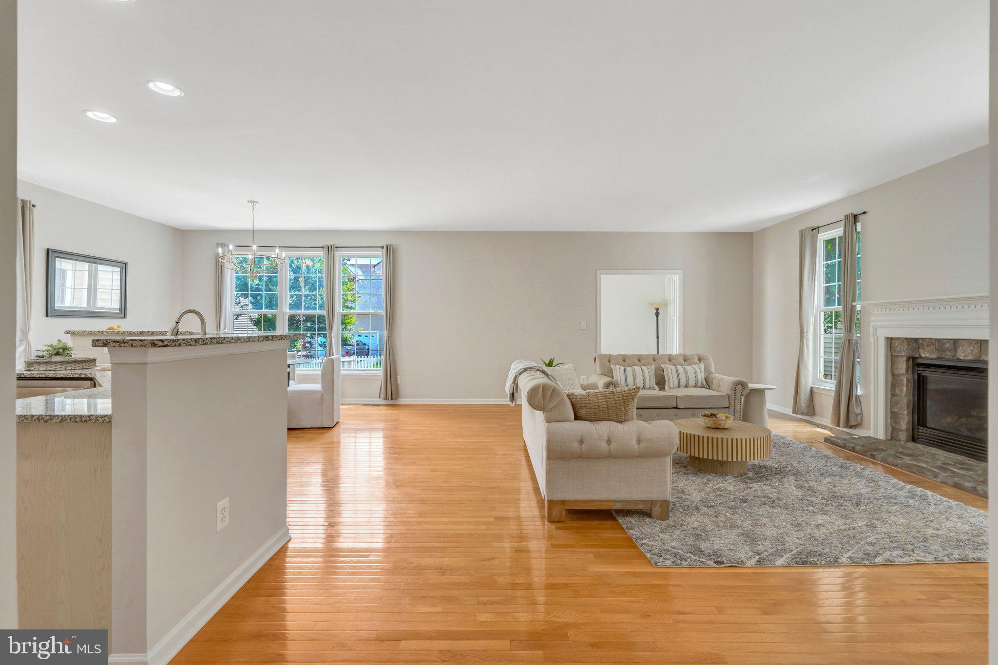 SOUTH RIDING - Residential