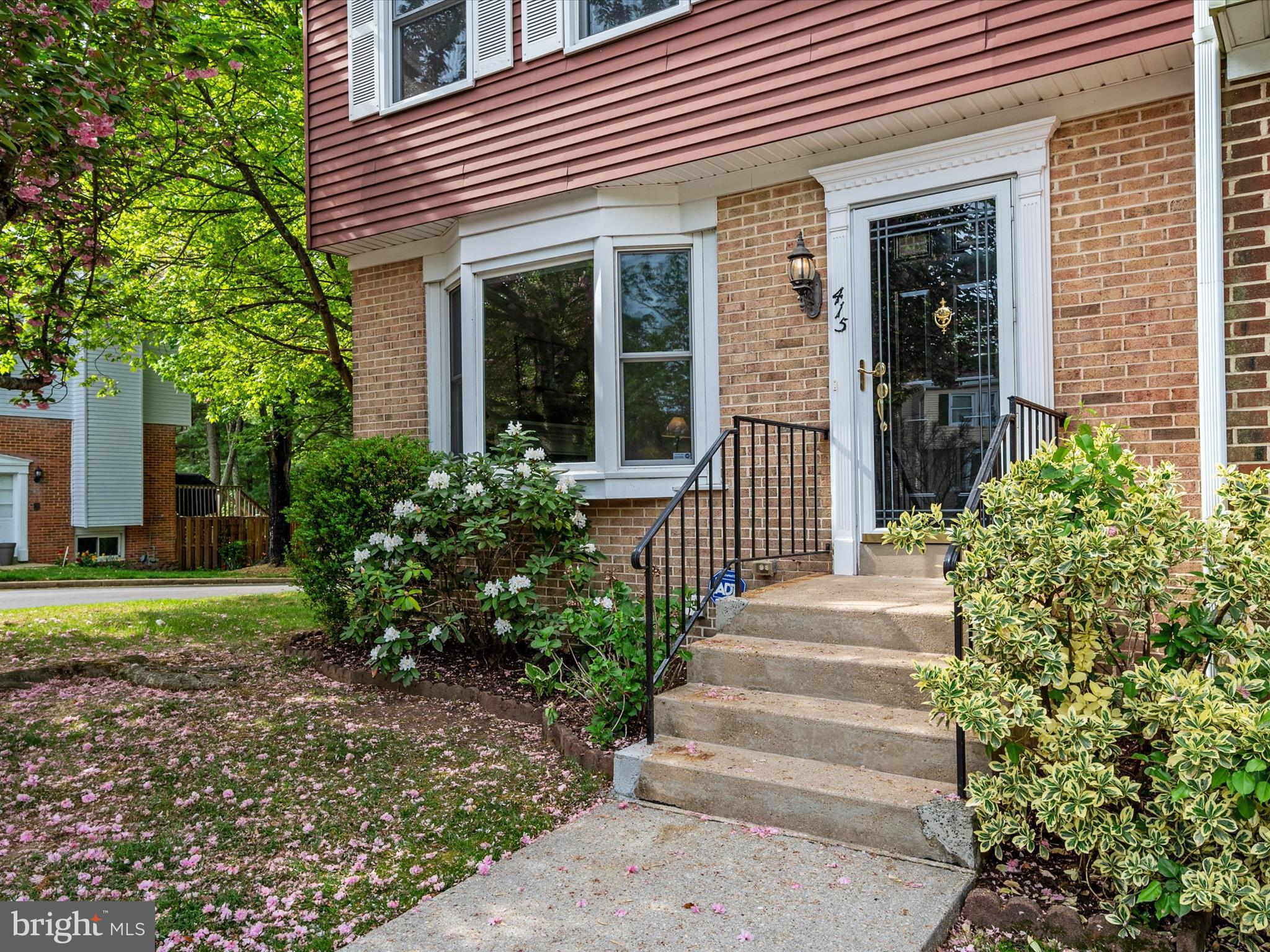 BAY HILLS - COLONIAL RIDGE - Residential