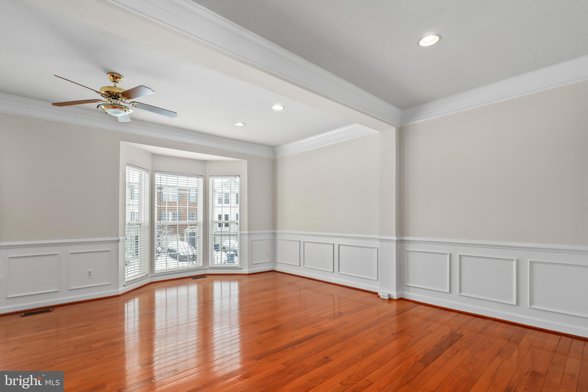 SOUTH RIDING - Residential