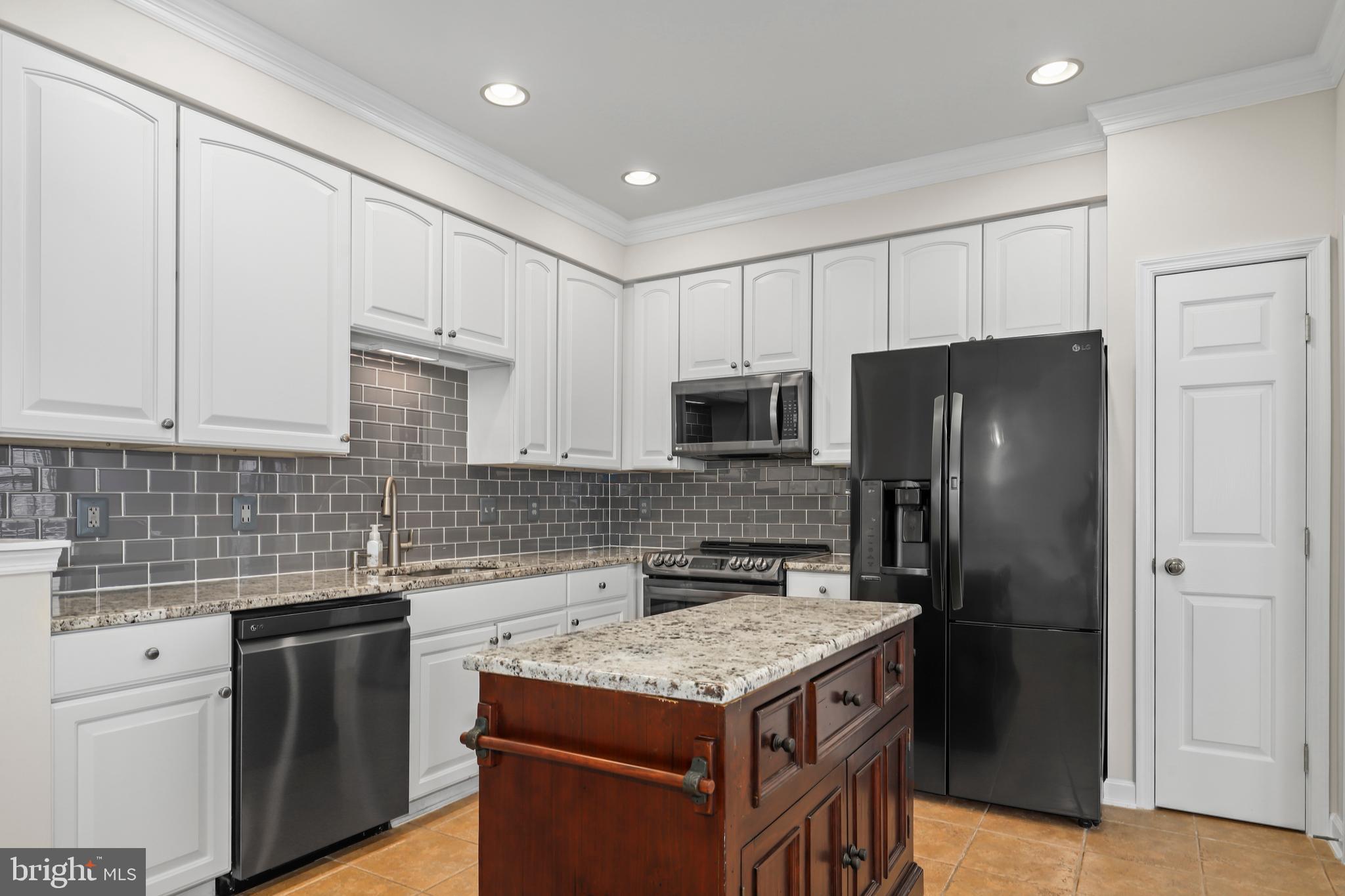 SOUTH RIDING - Residential