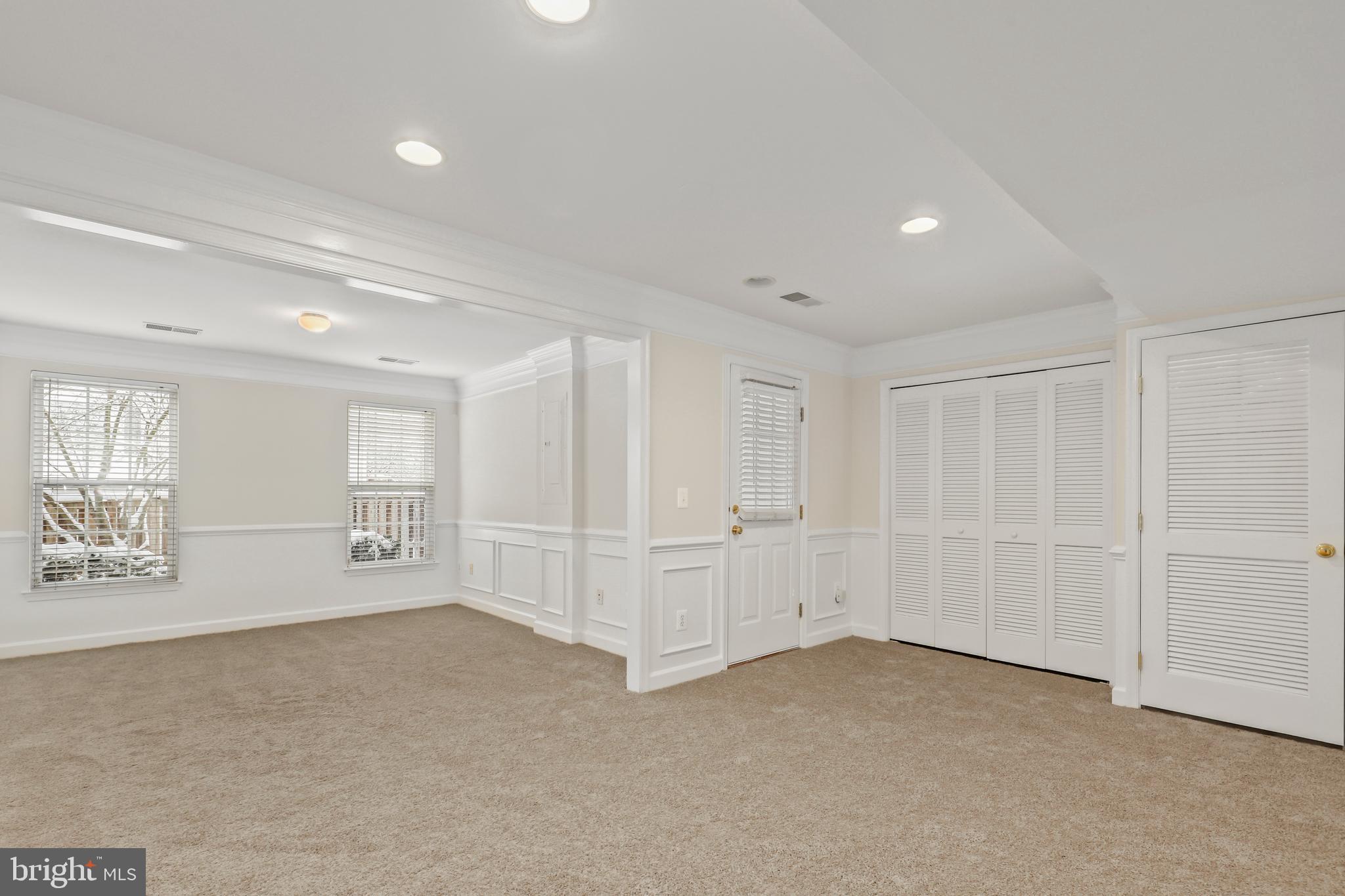 SOUTH RIDING - Residential