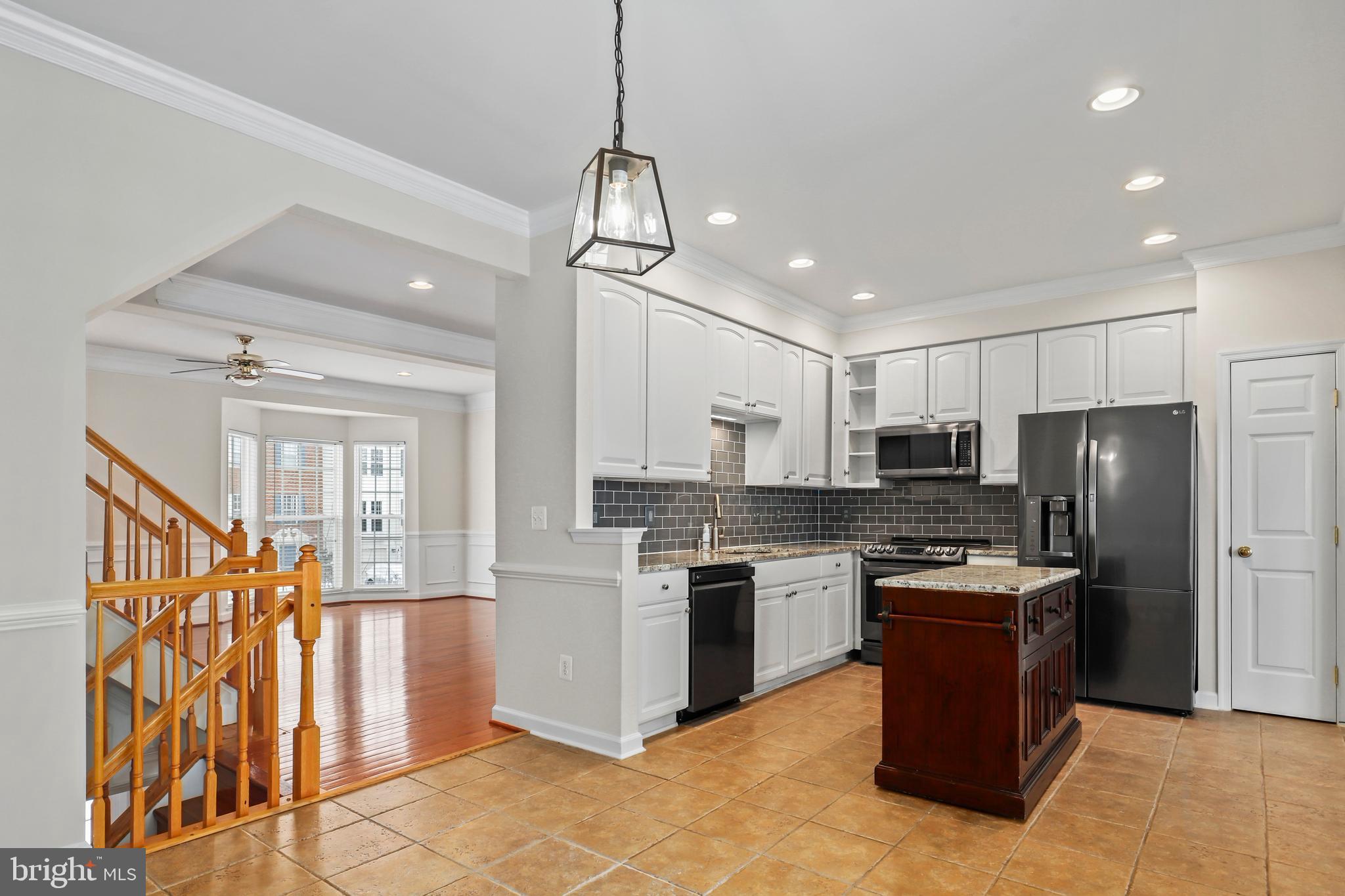 SOUTH RIDING - Residential