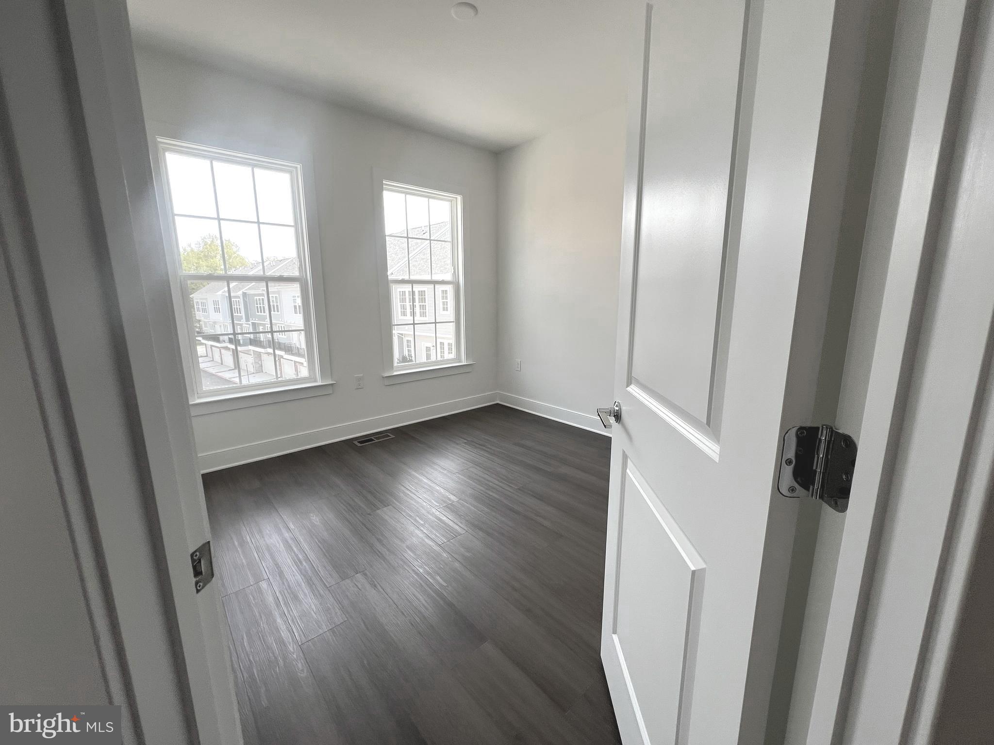 OVERLOOK AT FAIRFAX BOULEVARD - Residential Lease
