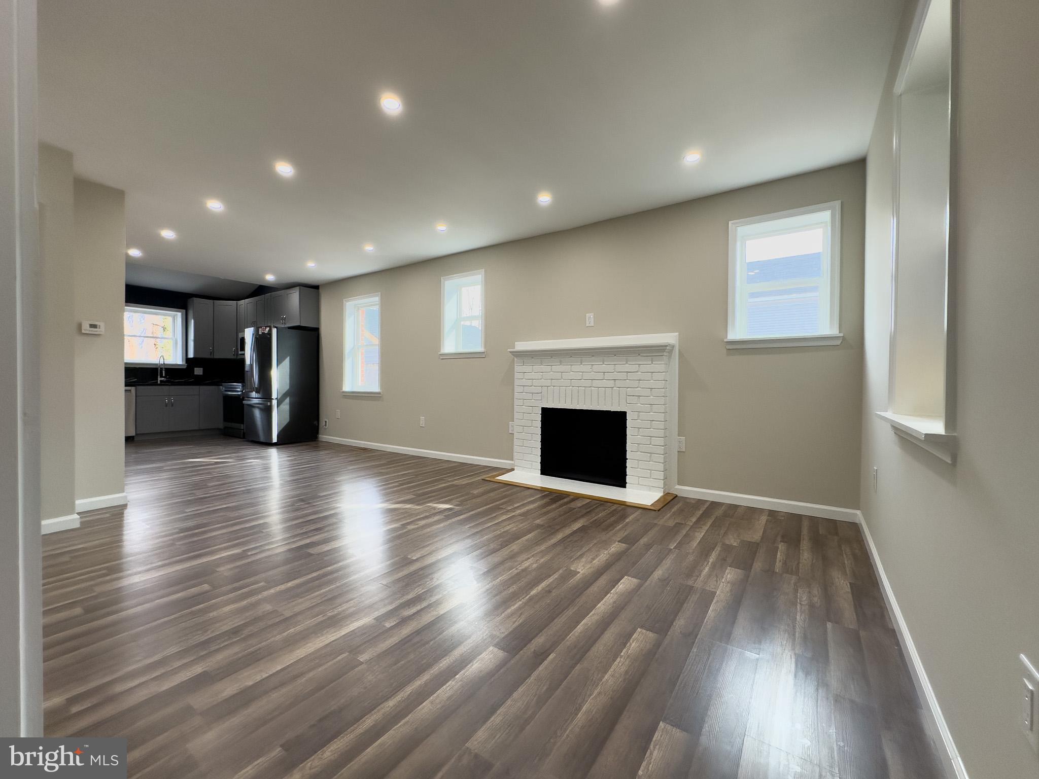 BRENTWOOD - Residential