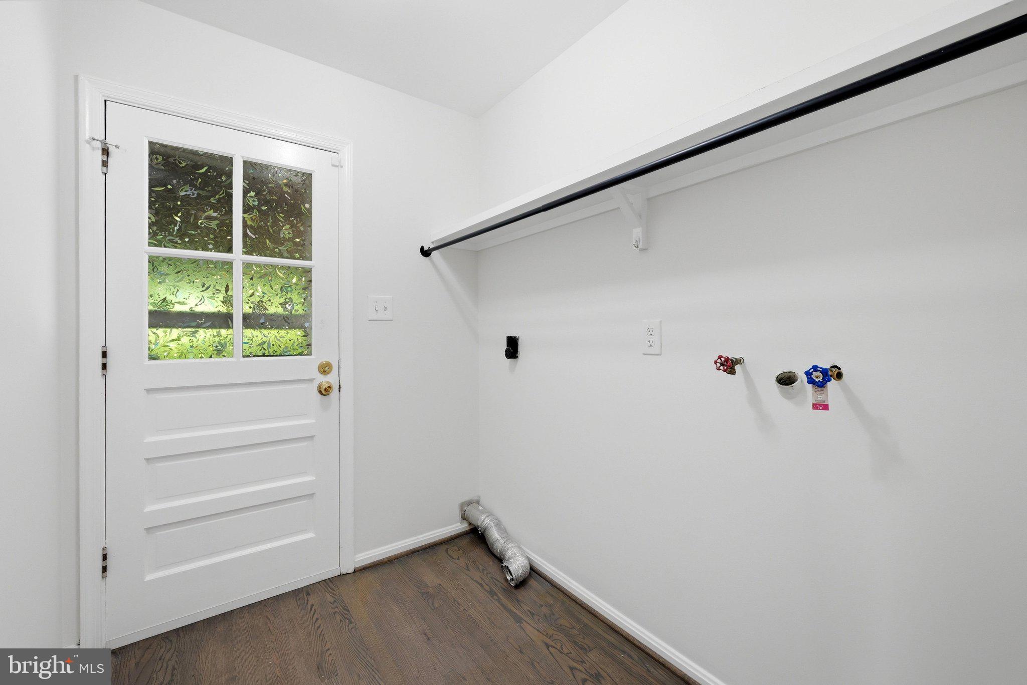 ROLLING VALLEY - Residential