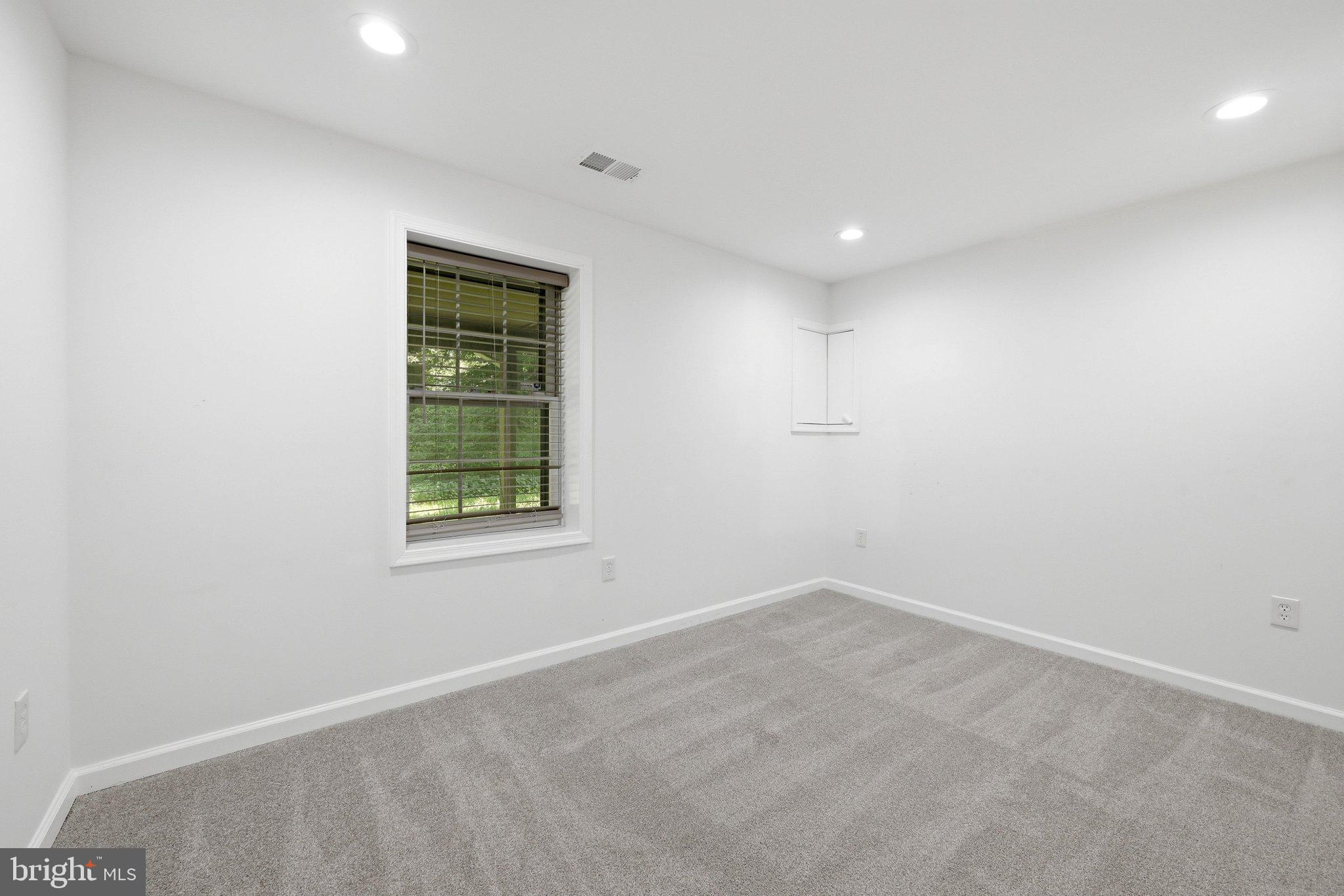ROLLING VALLEY - Residential