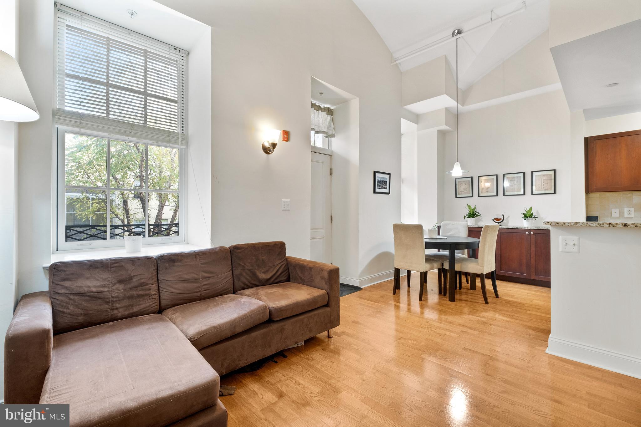 NAVAL SQUARE - Residential Lease