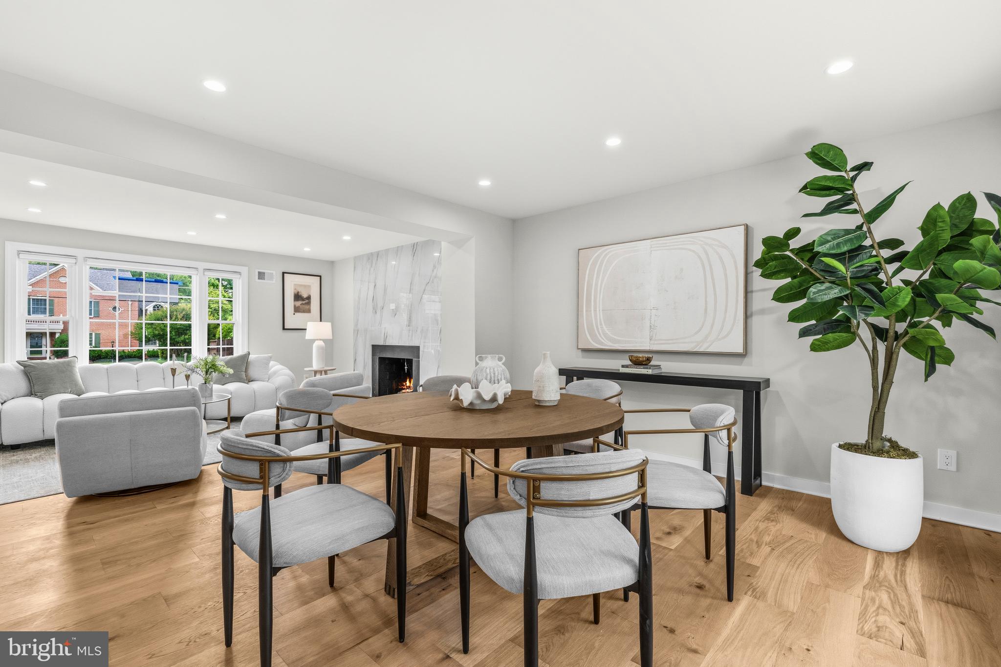 LUXMANOR - Residential