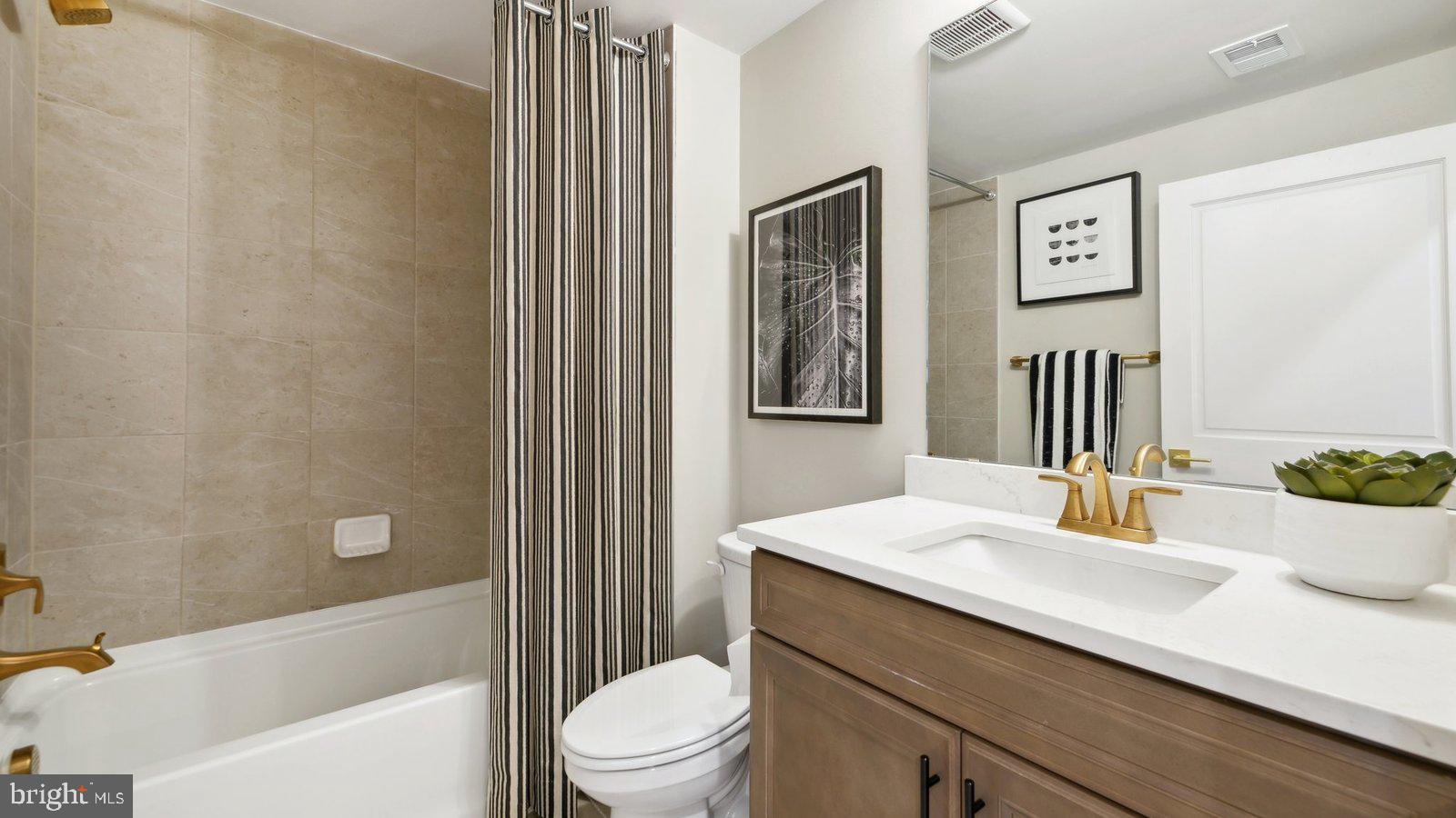 COLLINGWOOD CHASE - Residential