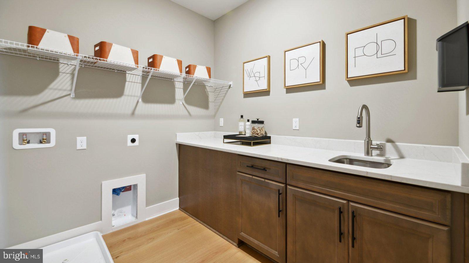 COLLINGWOOD CHASE - Residential