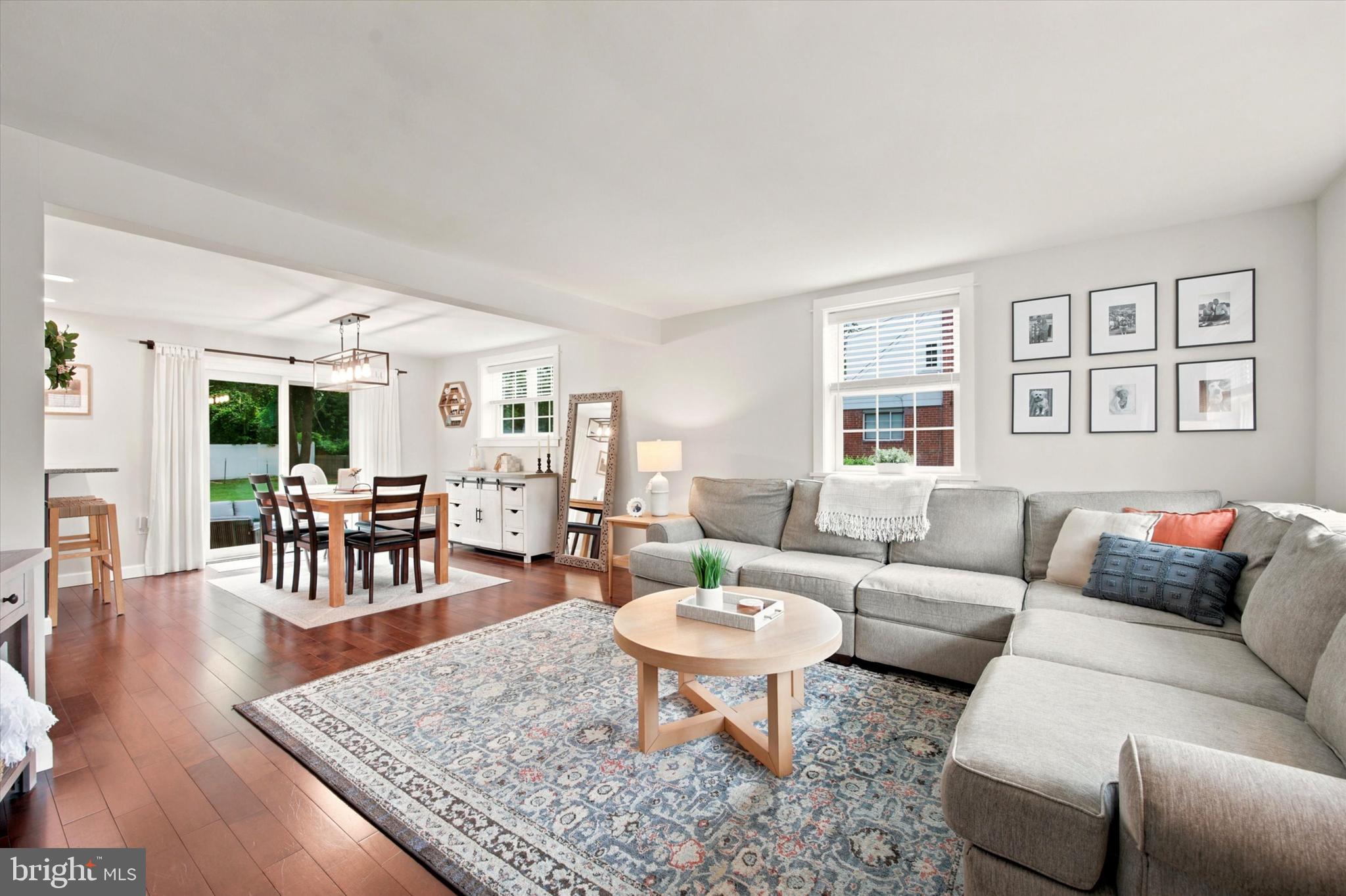 MORELAND MANOR - Residential