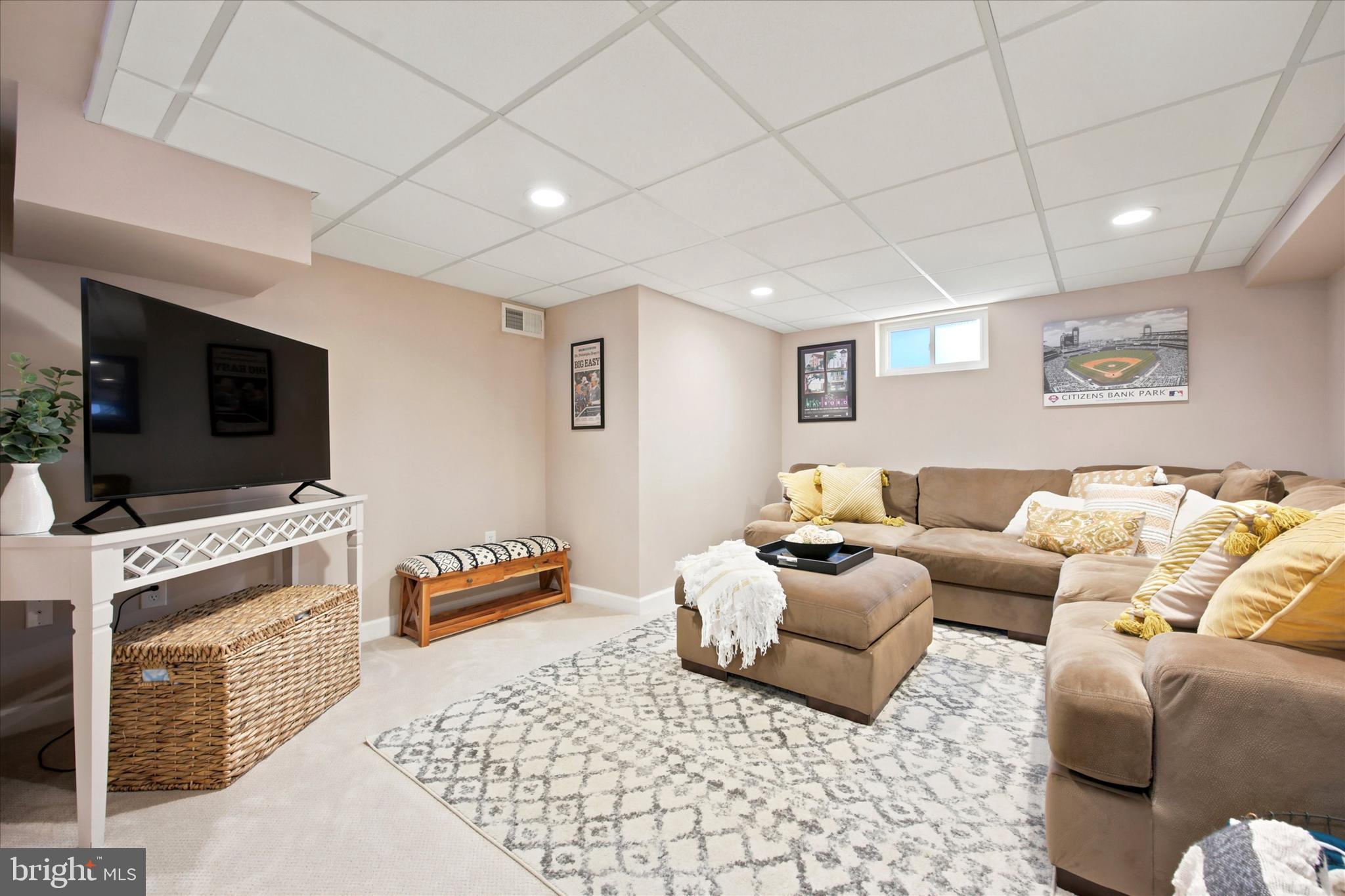 MORELAND MANOR - Residential