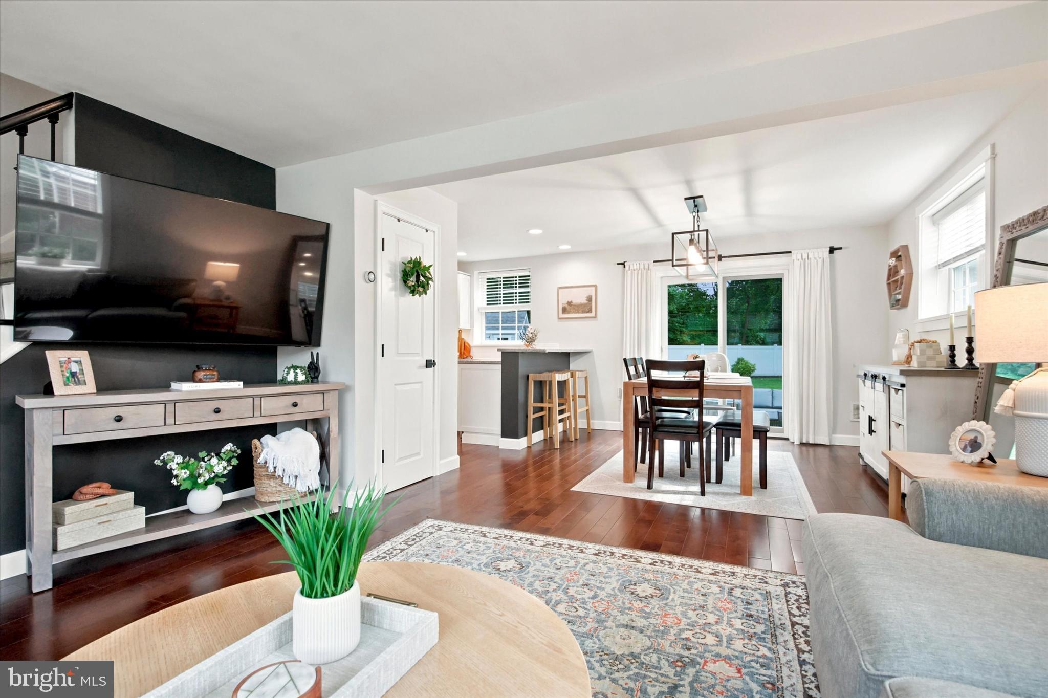 MORELAND MANOR - Residential