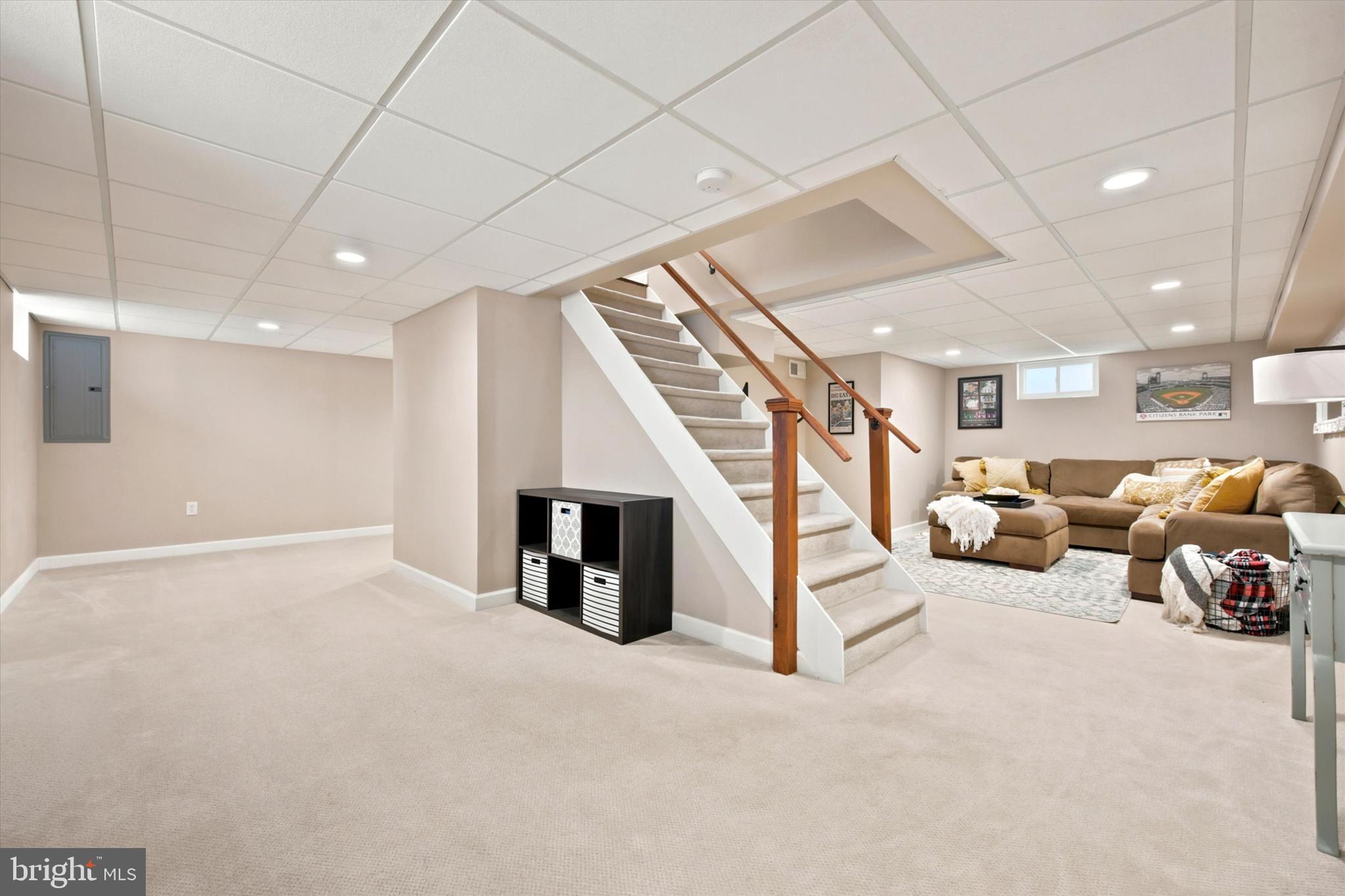 MORELAND MANOR - Residential