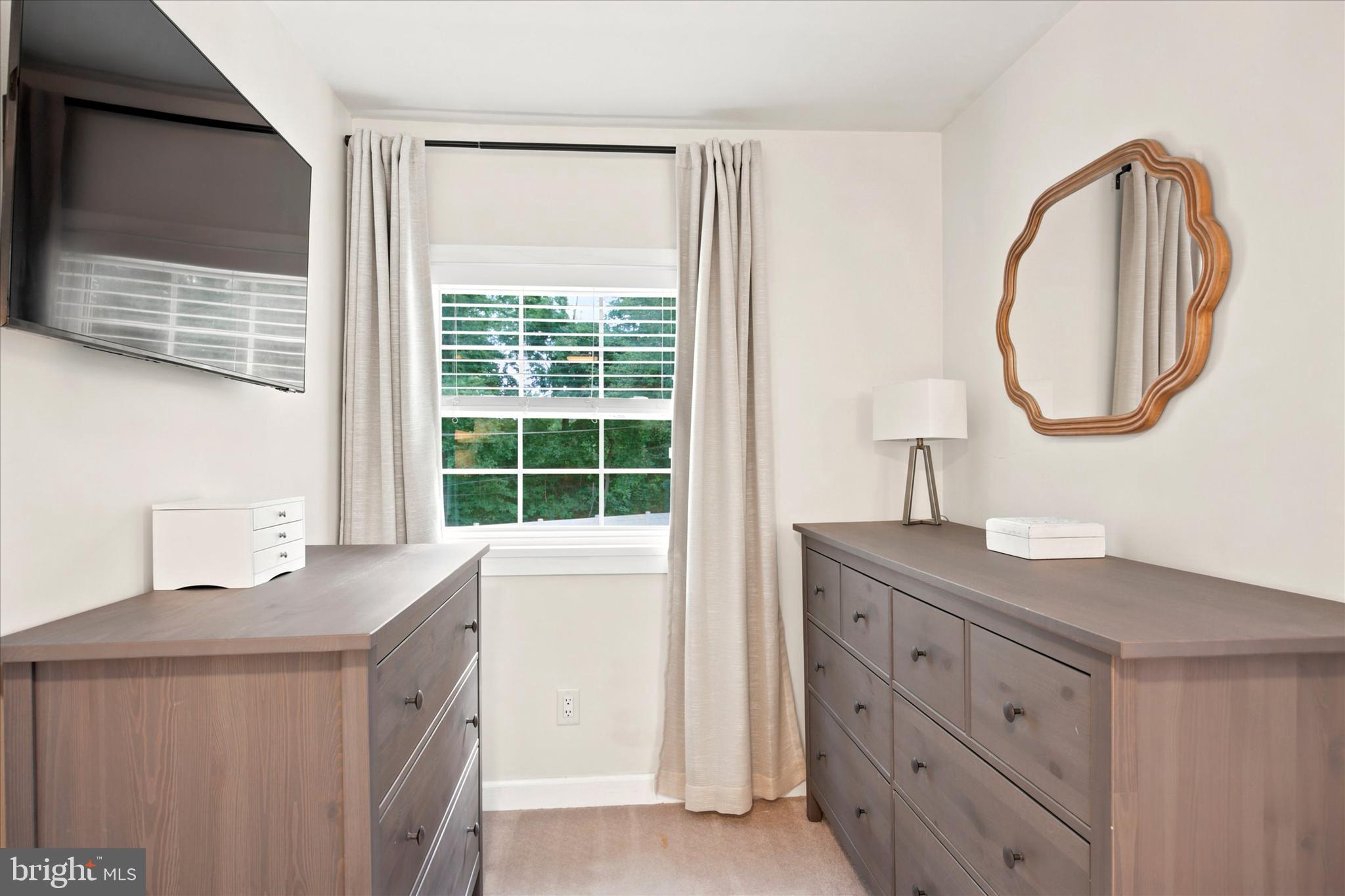 MORELAND MANOR - Residential