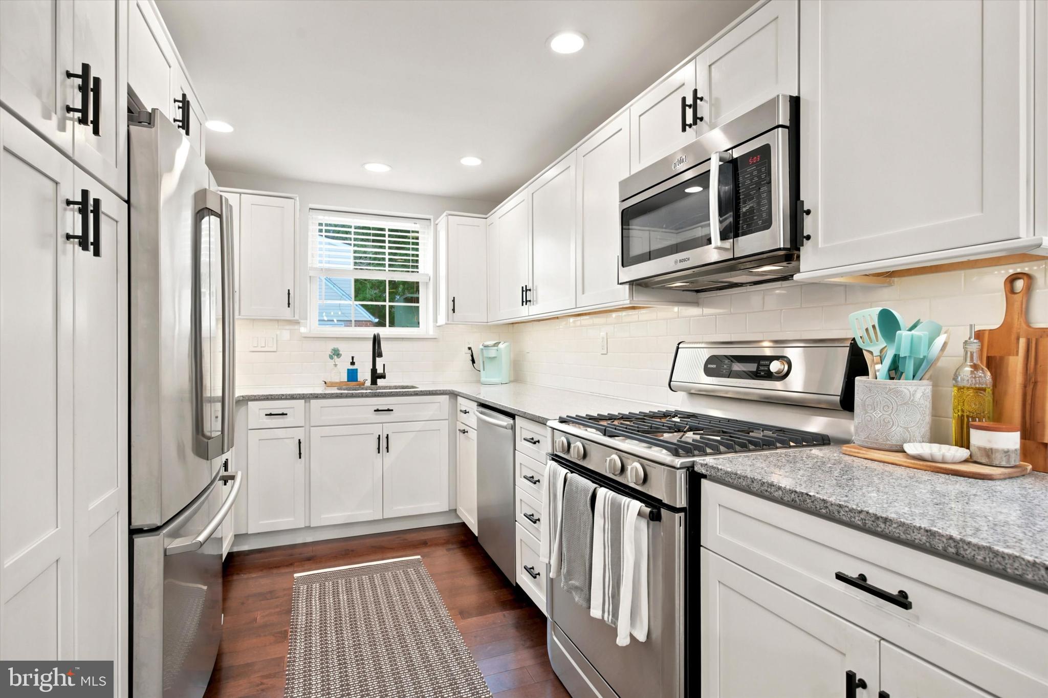 MORELAND MANOR - Residential