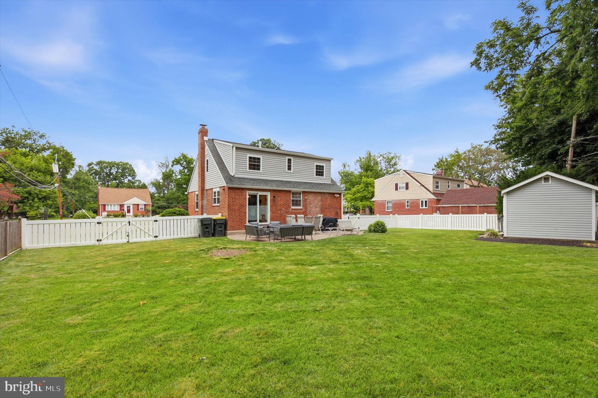 MORELAND MANOR - Residential